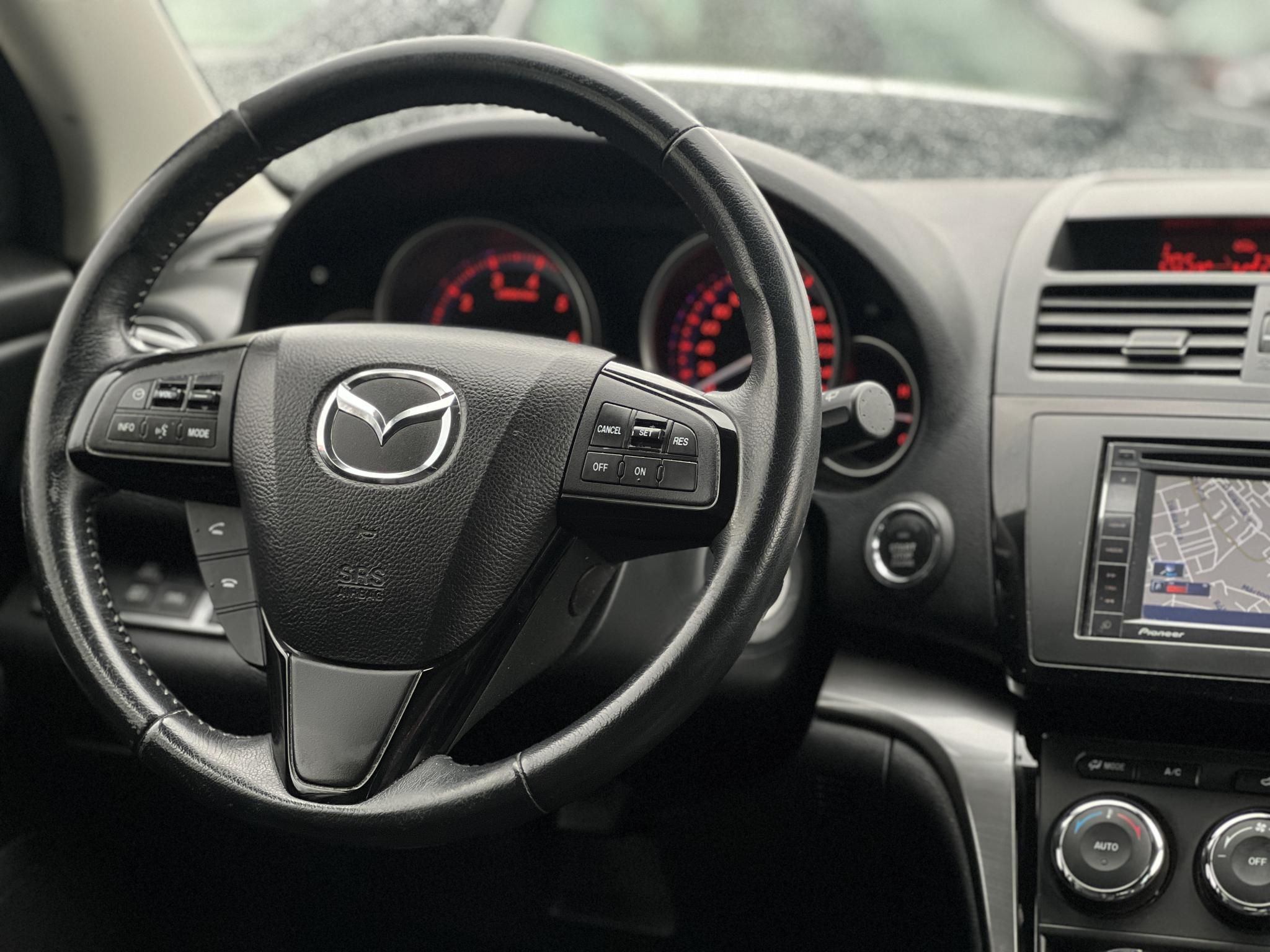 MAZDA 6 Sportkombi 2.5 GTA Xenon Keyless Ülésfűtés Navi BOSE Téli-nyári kerék szett!