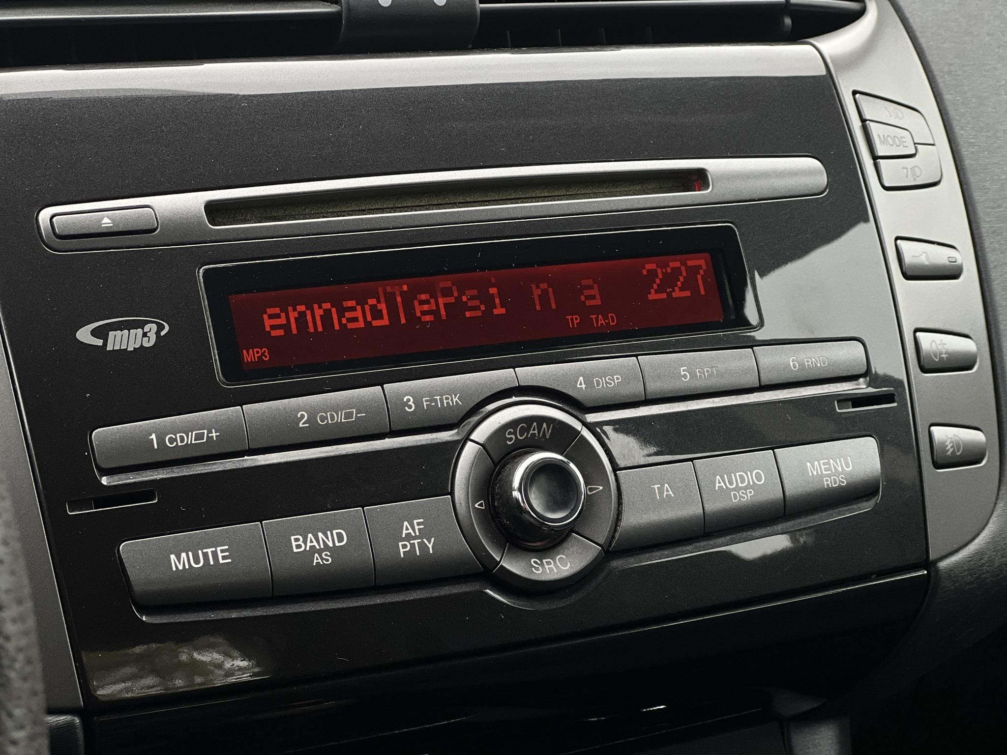 FIAT BRAVO 1.4 16V Active Magyarországon vásárolt. 1. tulajdonostól. végig vezetett szervízkönyv. 87e Km