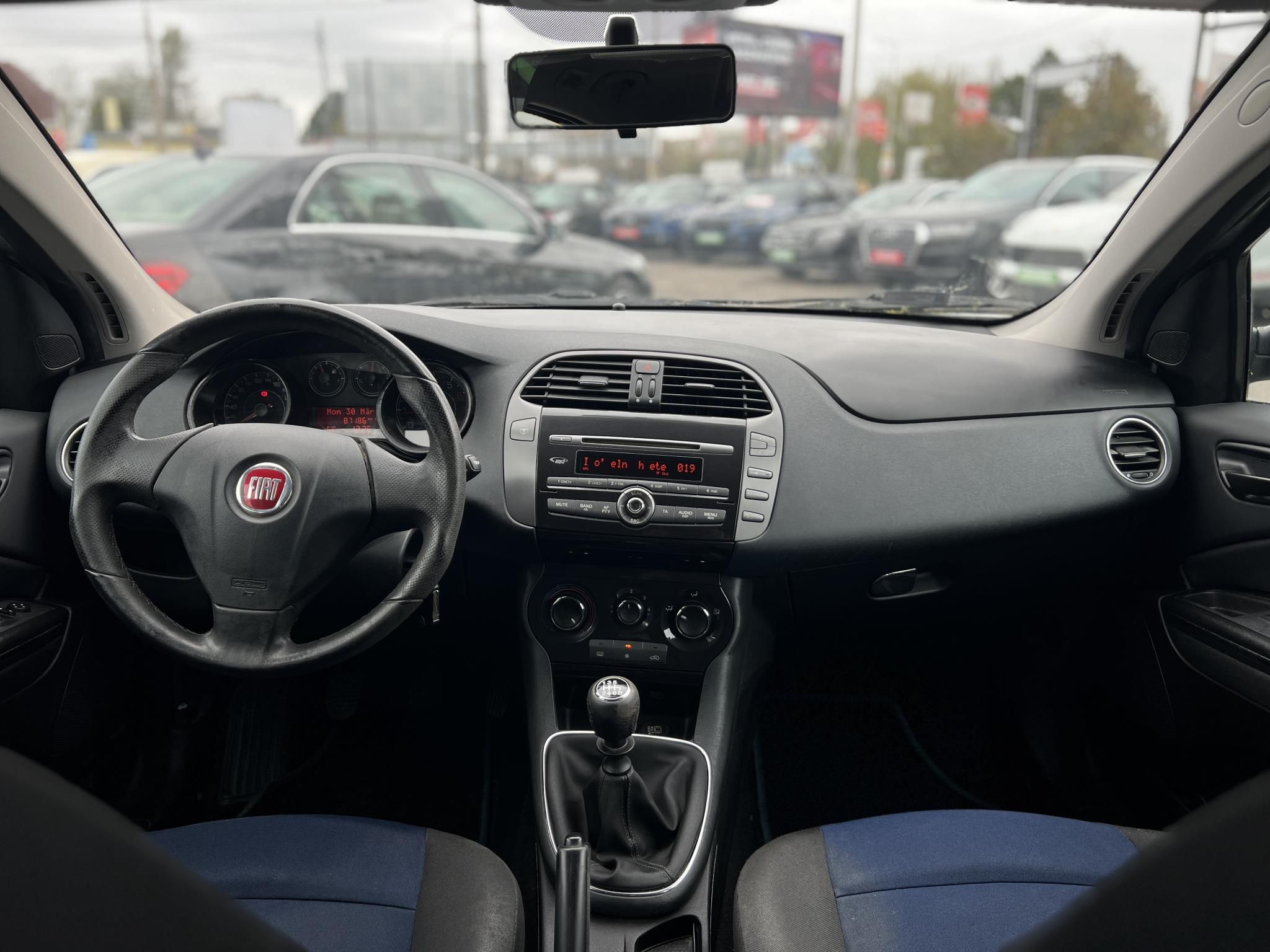 FIAT BRAVO 1.4 16V Active Magyarországon vásárolt. 1. tulajdonostól. végig vezetett szervízkönyv. 87e Km