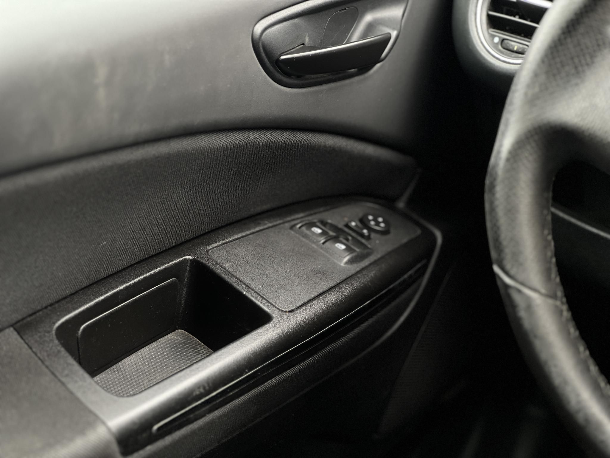 FIAT BRAVO 1.4 16V Active Magyarországon vásárolt. 1. tulajdonostól. végig vezetett szervízkönyv. 87e Km