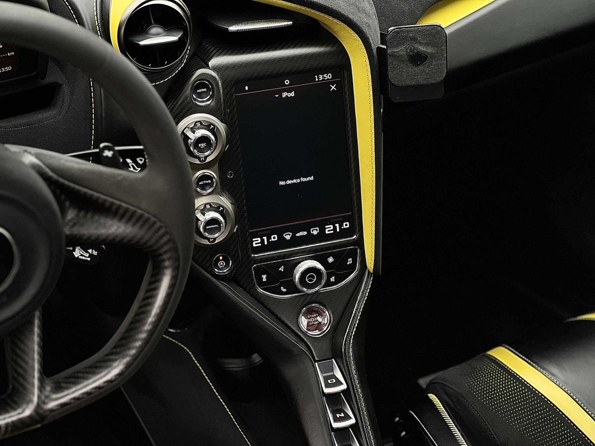 MCLAREN 720S Alcantara belső. carbon pack. Bowers&Wilkins hangrendszer