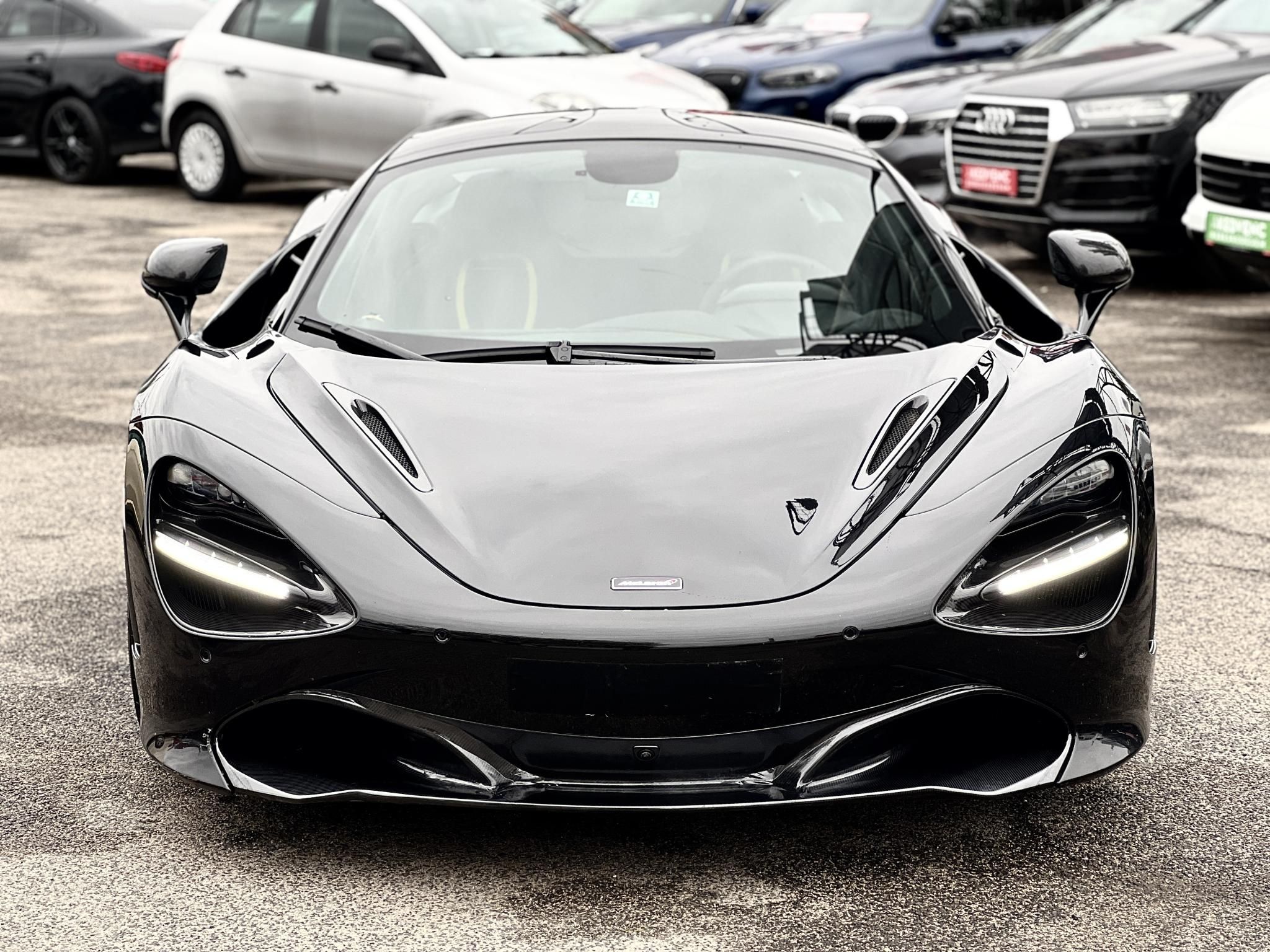 MCLAREN 720S Alcantara belső. carbon pack. Bowers&Wilkins hangrendszer