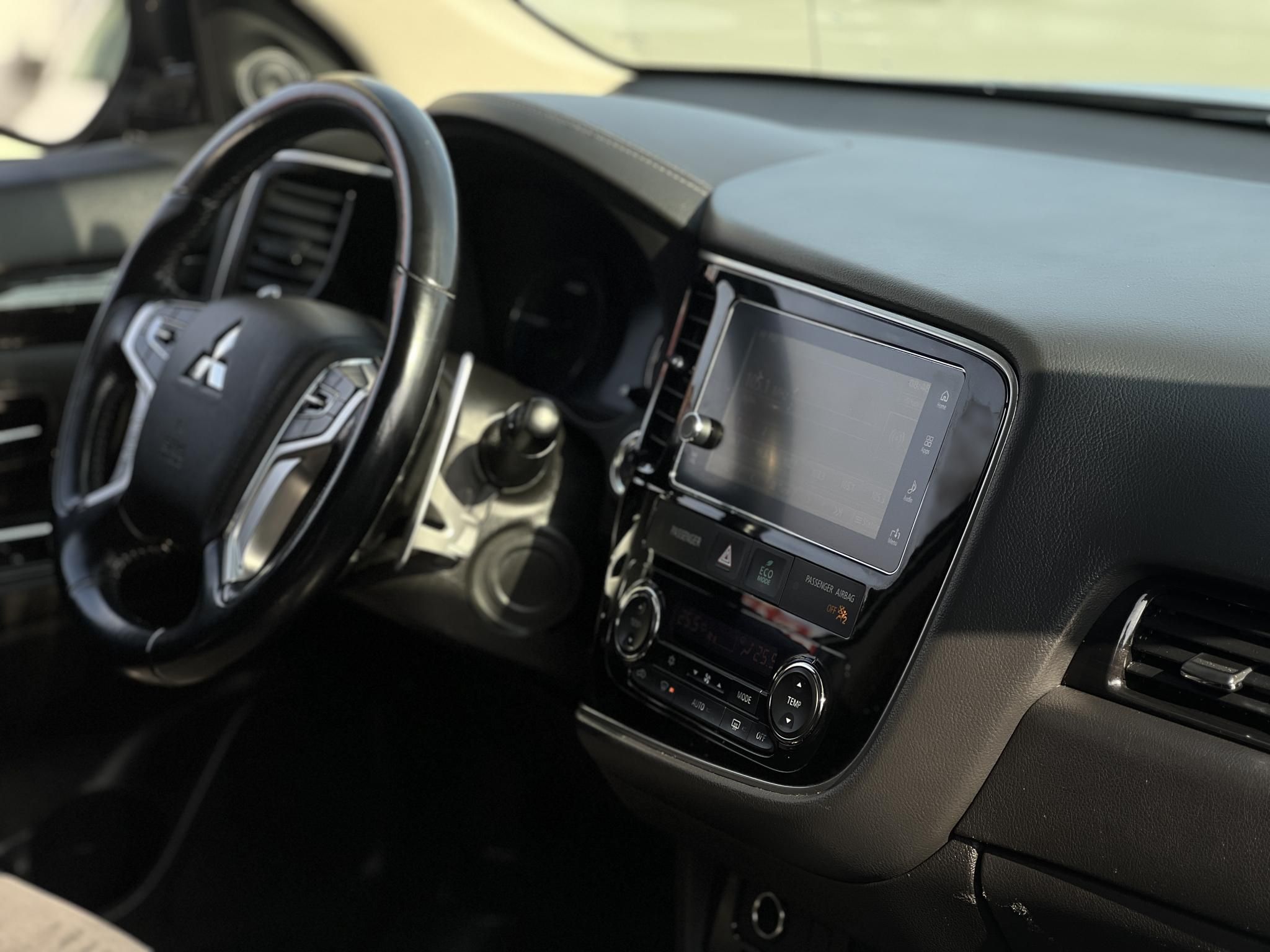 MITSUBISHI OUTLANDER 2.0 PHEV Intense Plus 4WD CVT