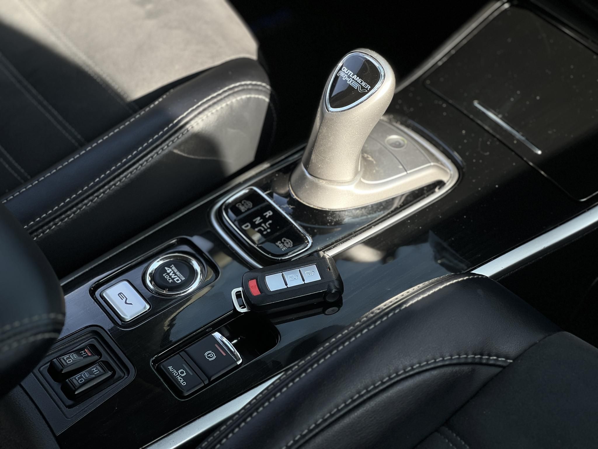 MITSUBISHI OUTLANDER 2.0 PHEV Intense Plus 4WD CVT