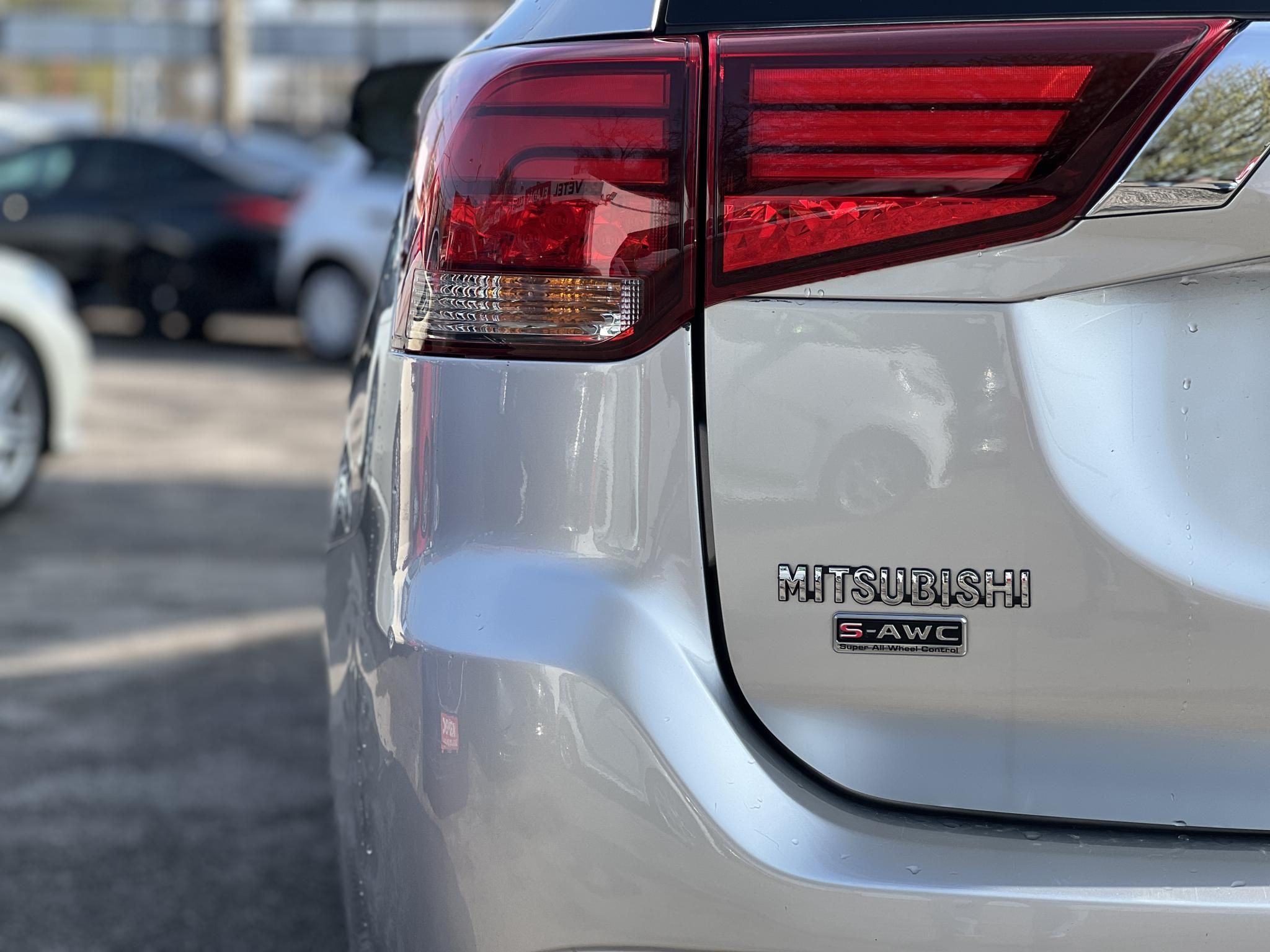 MITSUBISHI OUTLANDER 2.0 PHEV Intense Plus 4WD CVT