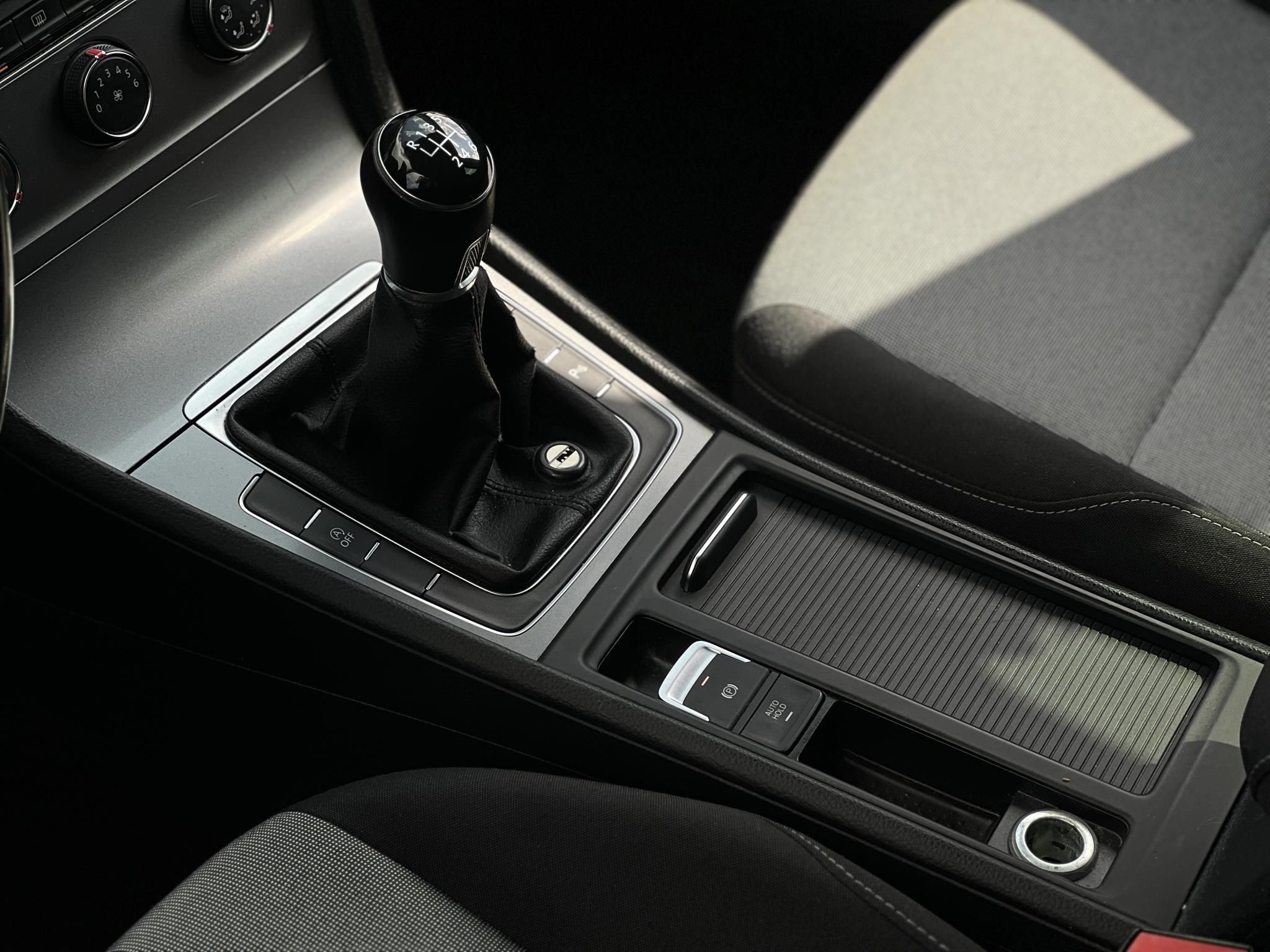 VOLKSWAGEN GOLF VII Variant 1.4 TSi BMT Comfortline Balesetmentes. végig vezetett szervíz. magyarországi 1. tulajtól