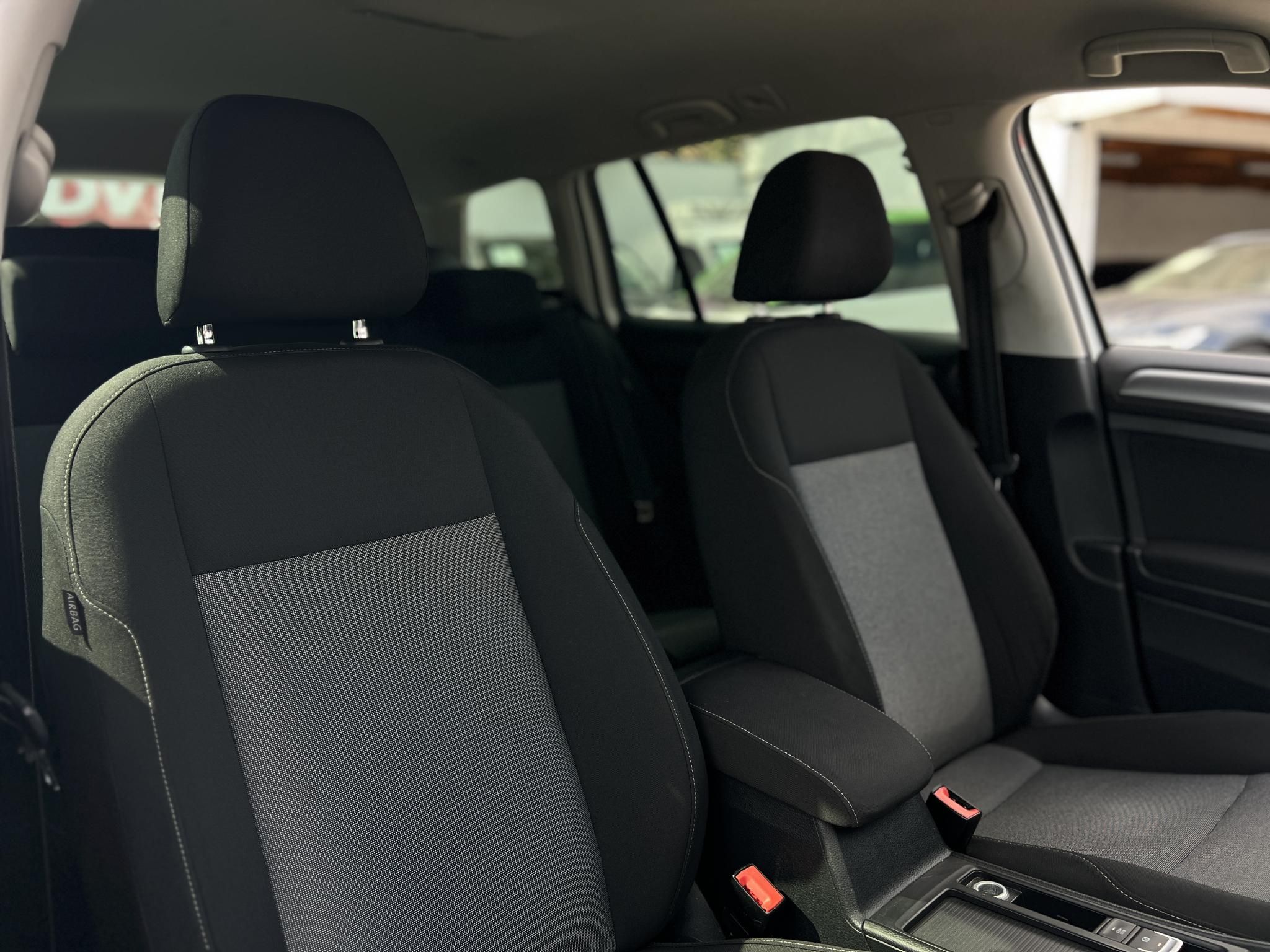 VOLKSWAGEN GOLF VII Variant 1.4 TSi BMT Comfortline Balesetmentes. végig vezetett szervíz. magyarországi 1. tulajtól