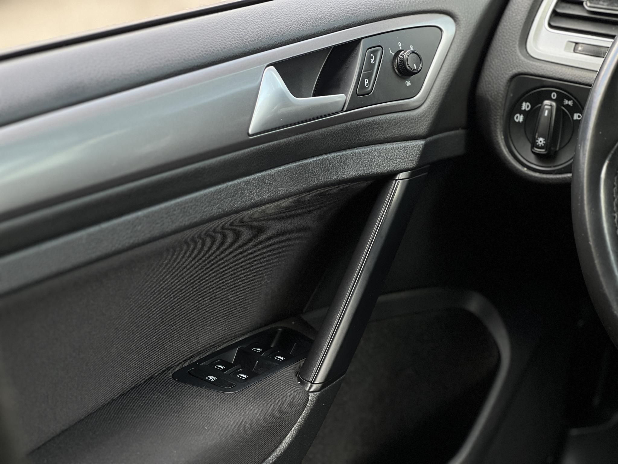 VOLKSWAGEN GOLF VII Variant 1.4 TSi BMT Comfortline Balesetmentes. végig vezetett szervíz. magyarországi 1. tulajtól