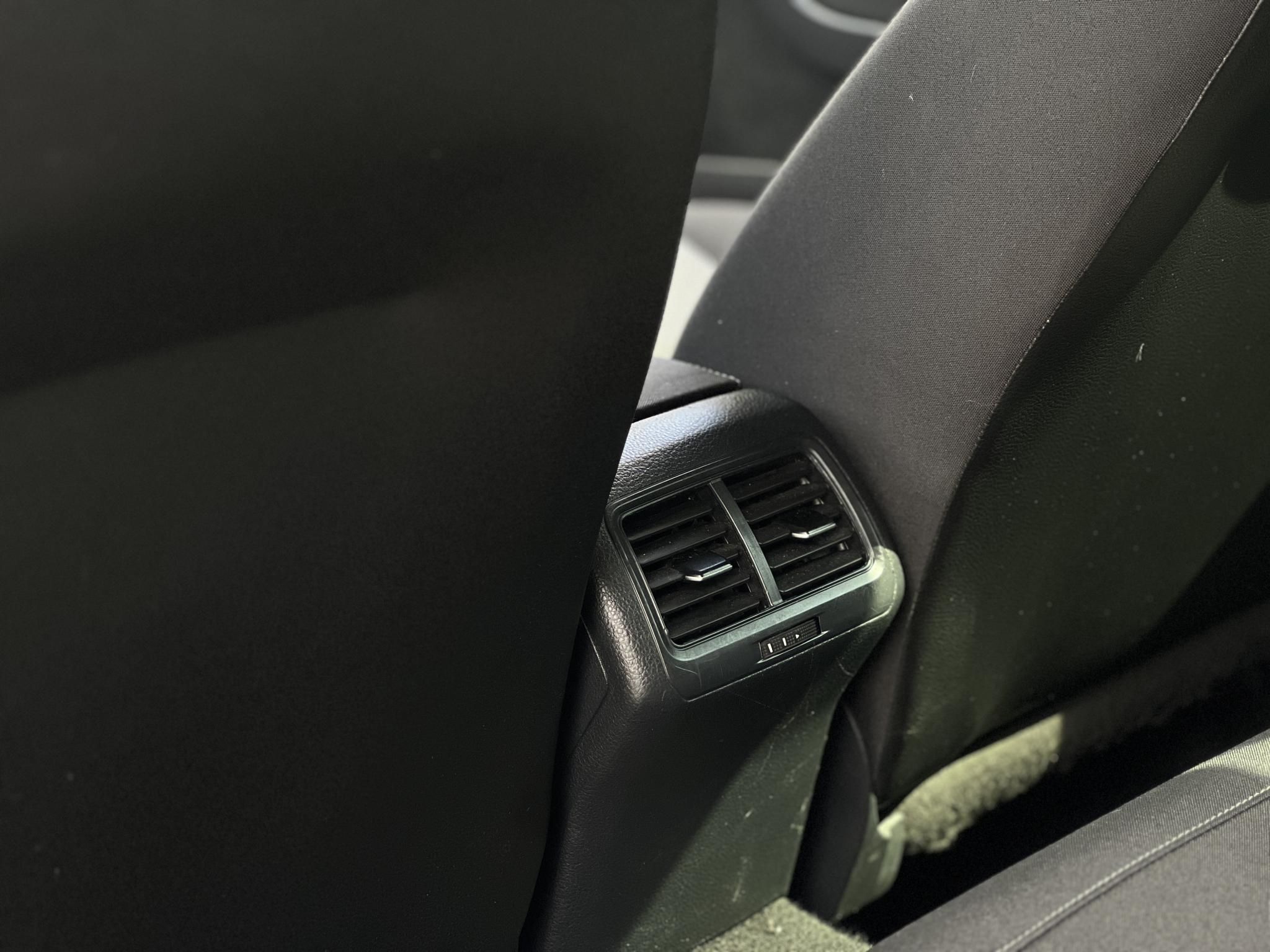 VOLKSWAGEN GOLF VII Variant 1.4 TSi BMT Comfortline Balesetmentes. végig vezetett szervíz. magyarországi 1. tulajtól