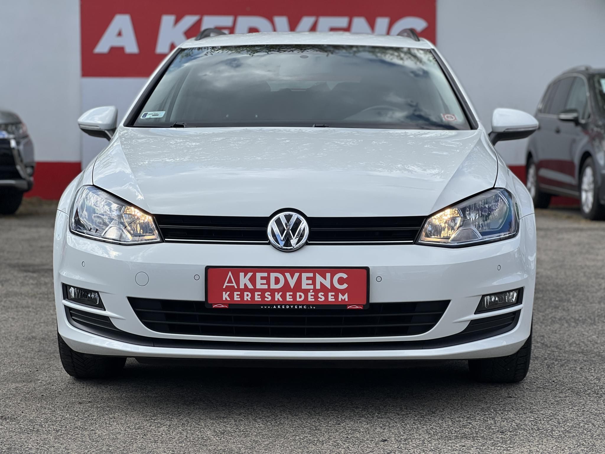 VOLKSWAGEN GOLF VII Variant 1.4 TSi BMT Comfortline Balesetmentes. végig vezetett szervíz. magyarországi 1. tulajtól
