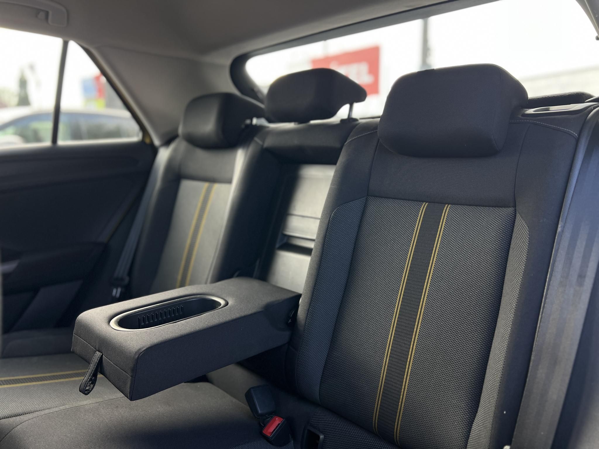 VOLKSWAGEN T-ROC 1.5 TSI ACT Style DSG 140e km. M.-o.i. távolságtartó. sávtartó. navigáció. ülésfűtés. CARPLAY!