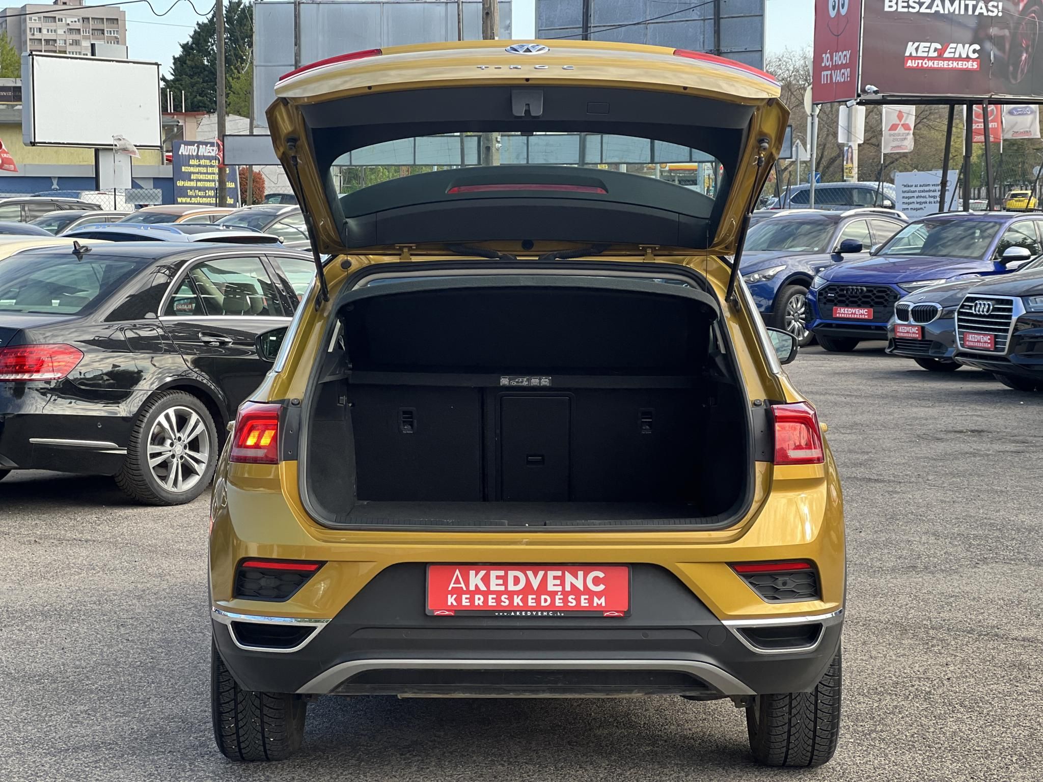 VOLKSWAGEN T-ROC 1.5 TSI ACT Style DSG 140e km. M.-o.i. távolságtartó. sávtartó. navigáció. ülésfűtés. CARPLAY!