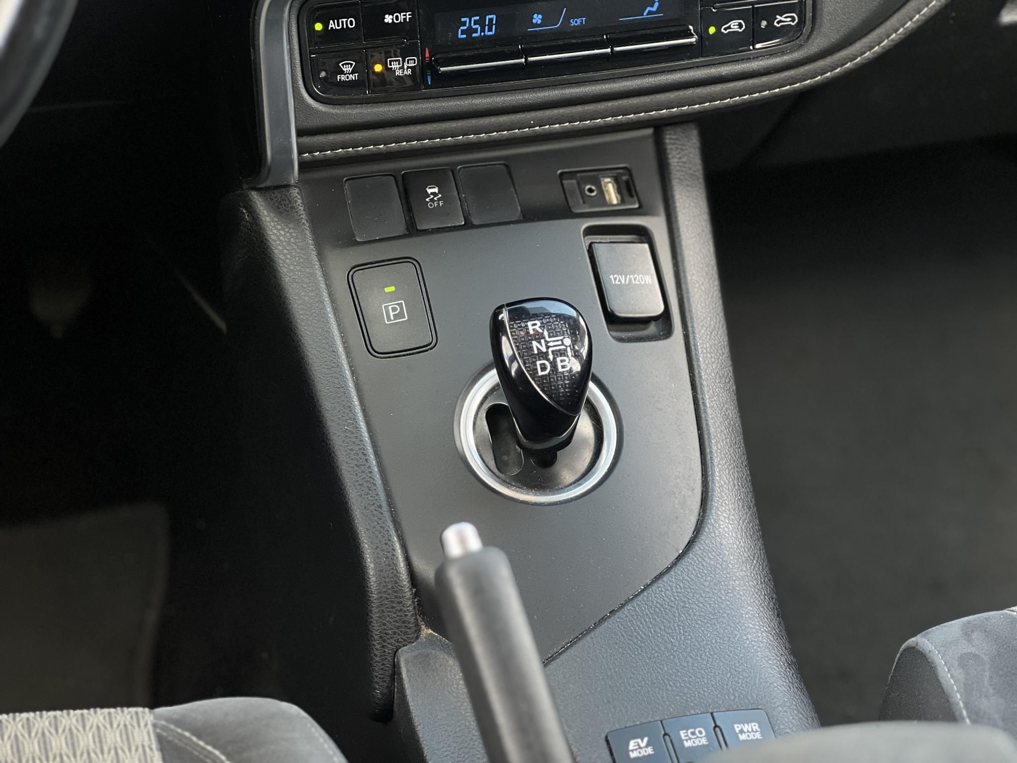 TOYOTA AURIS Touring Sports 1.8 HSD Selection (Automata)