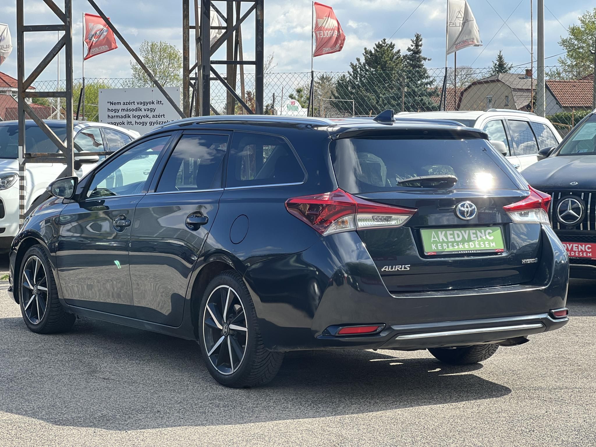 TOYOTA AURIS Touring Sports 1.8 HSD Selection (Automata)