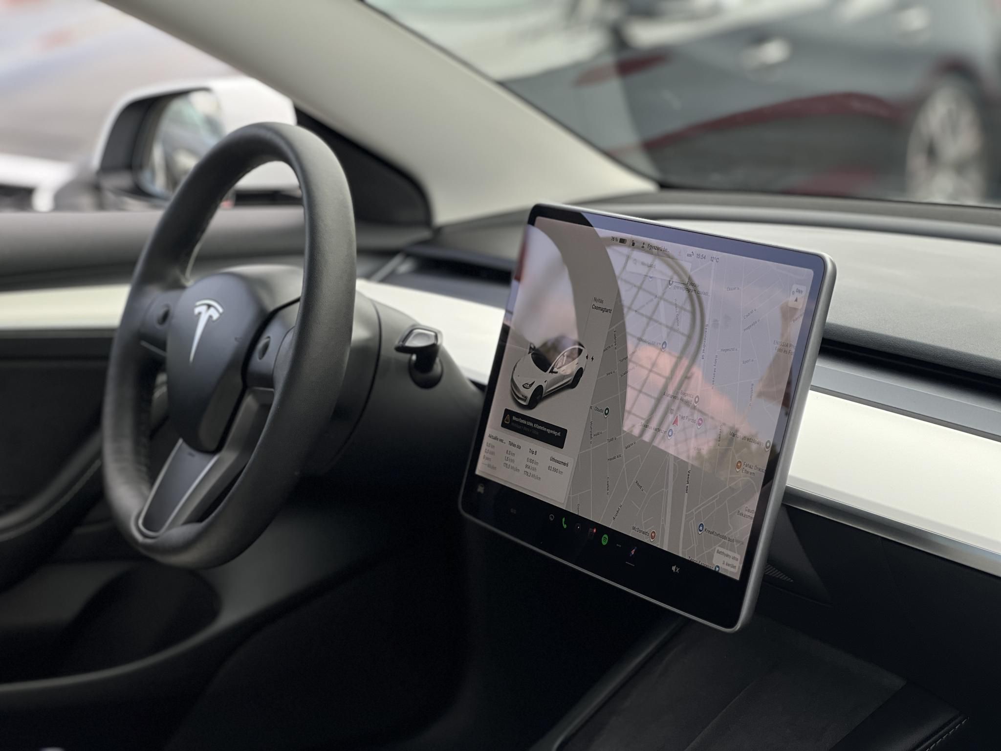 TESLA MODEL 3 Long Range AWD (Automata) 63e km. sérülésmentes. mátrix LED. hőszivattyú. premium hifi. FEHÉR BELSŐ!