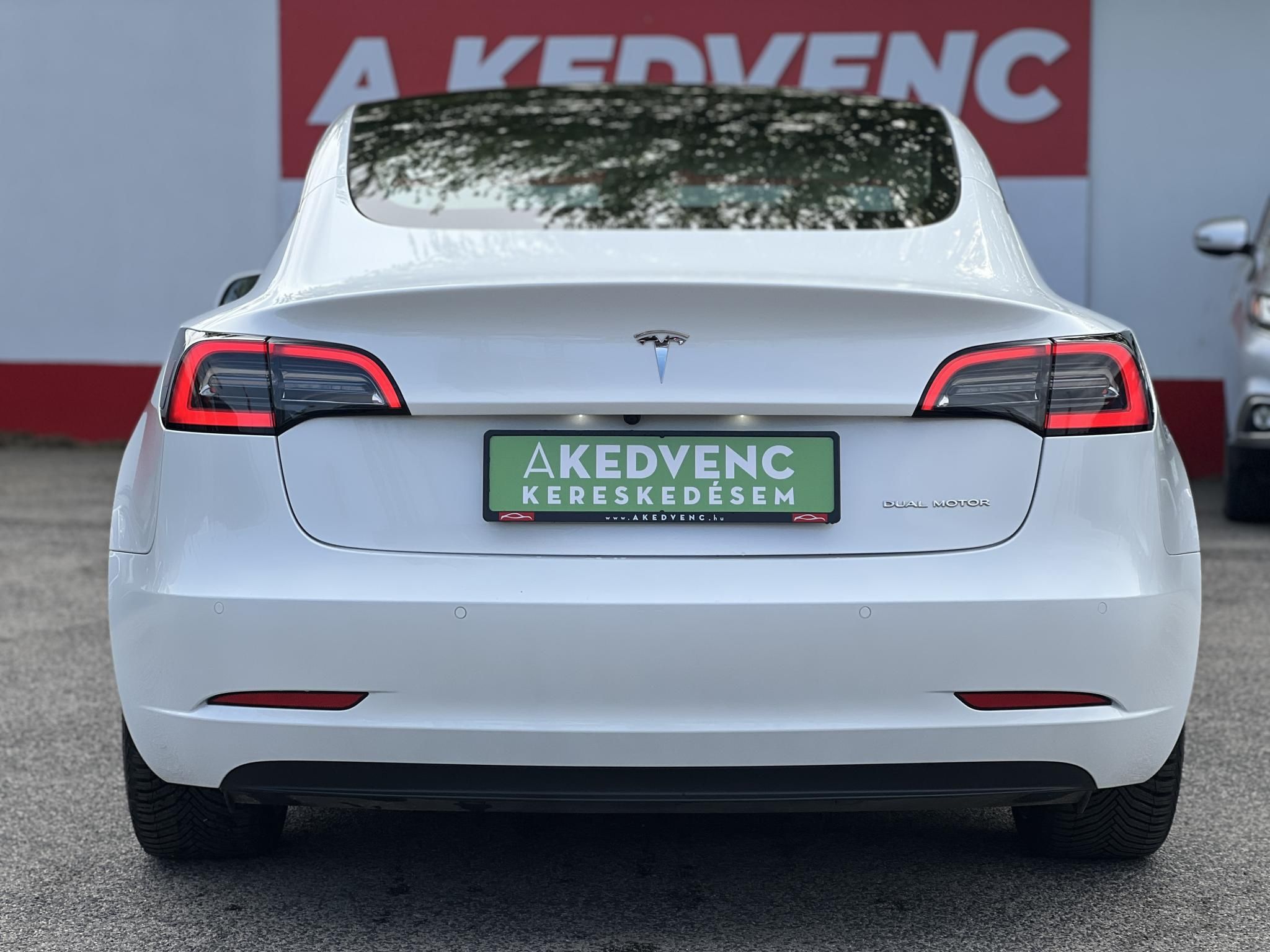TESLA MODEL 3 Long Range AWD (Automata) 63e km. sérülésmentes. mátrix LED. hőszivattyú. premium hifi. FEHÉR BELSŐ!