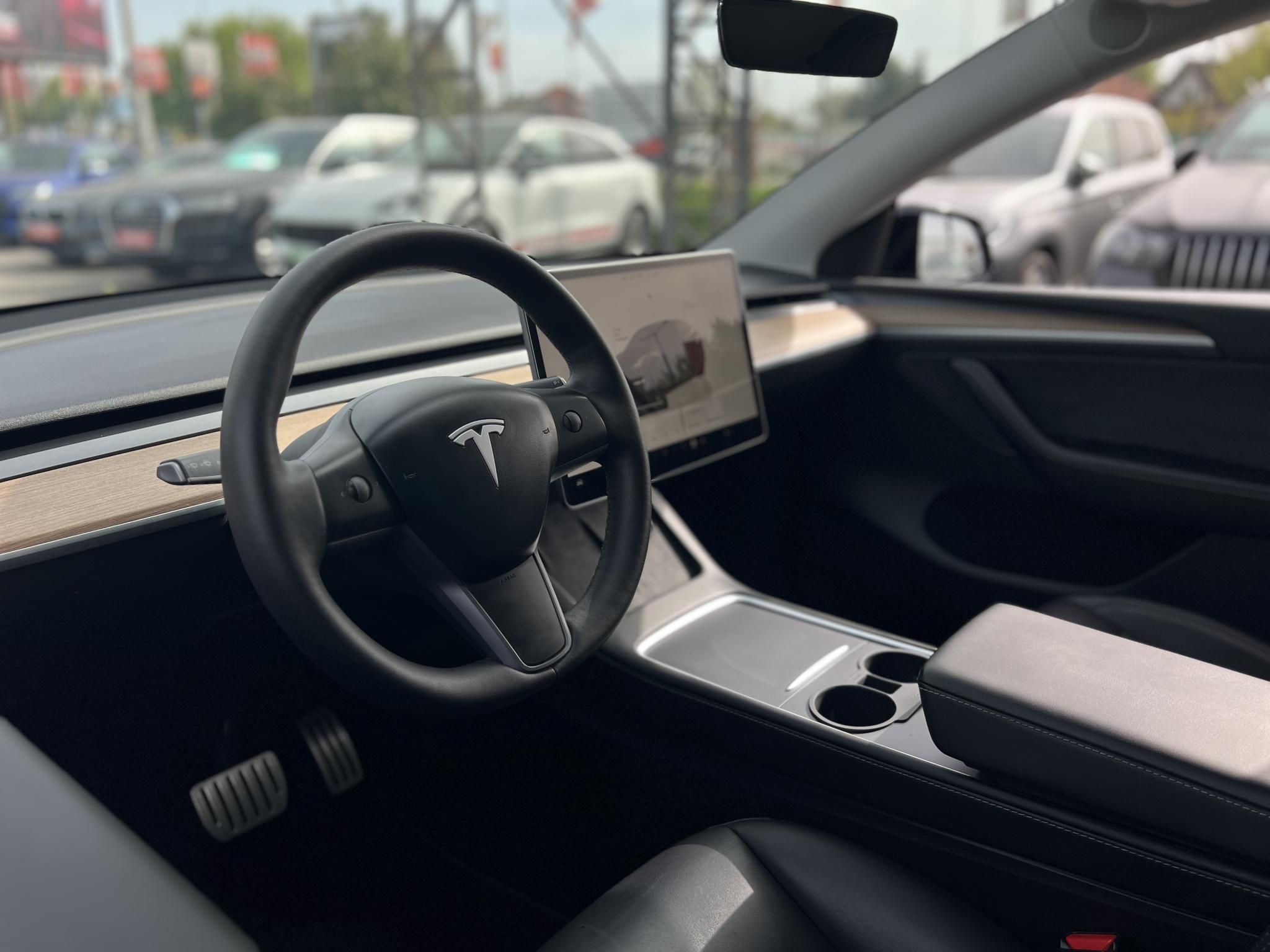 TESLA MODEL Y Performance AWD (Automata)