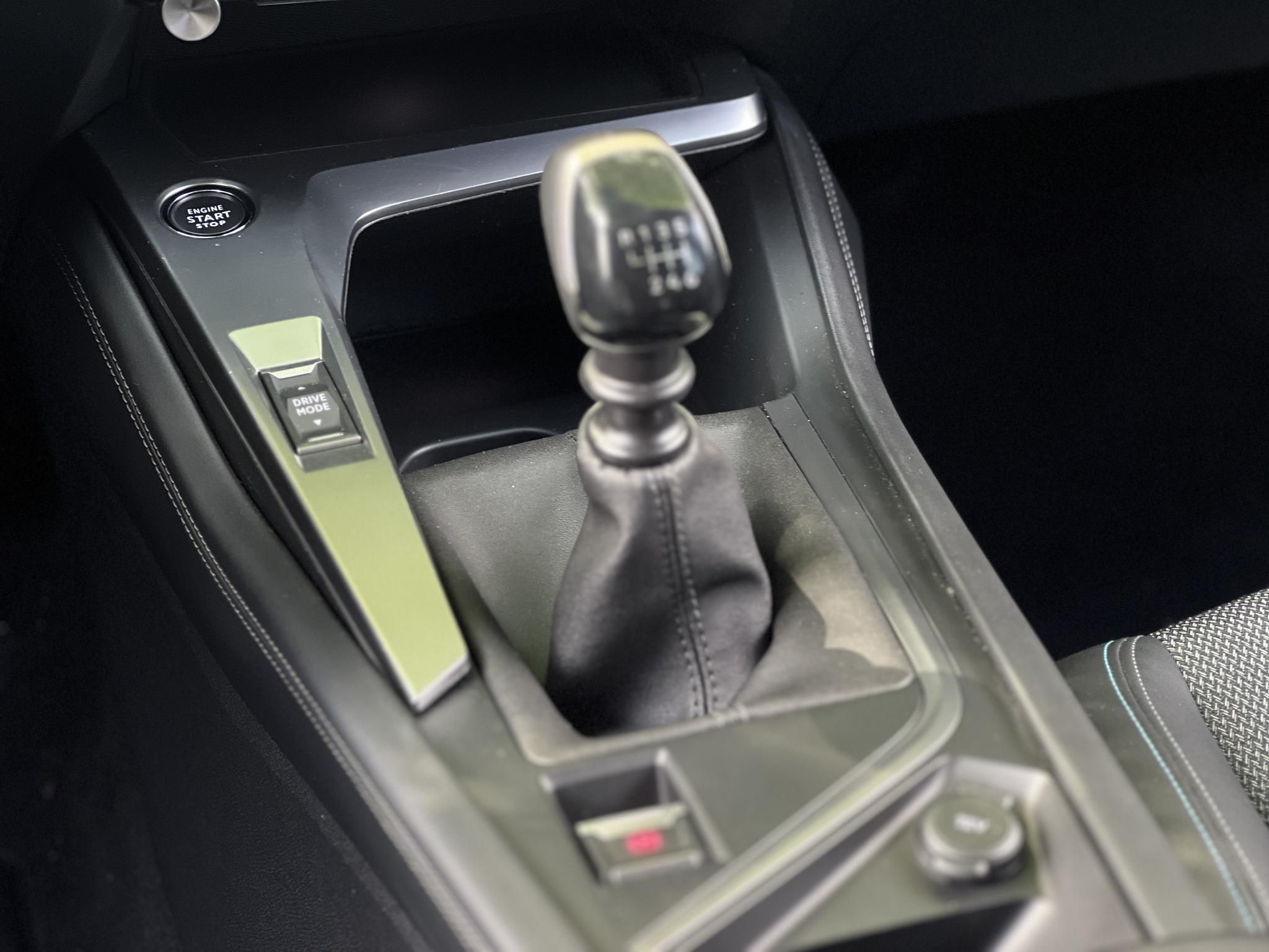 PEUGEOT 308 SW 1.5 BlueHDi Allure LED Tempomat Navi Mirrorscreen Bluetooth 360kamera