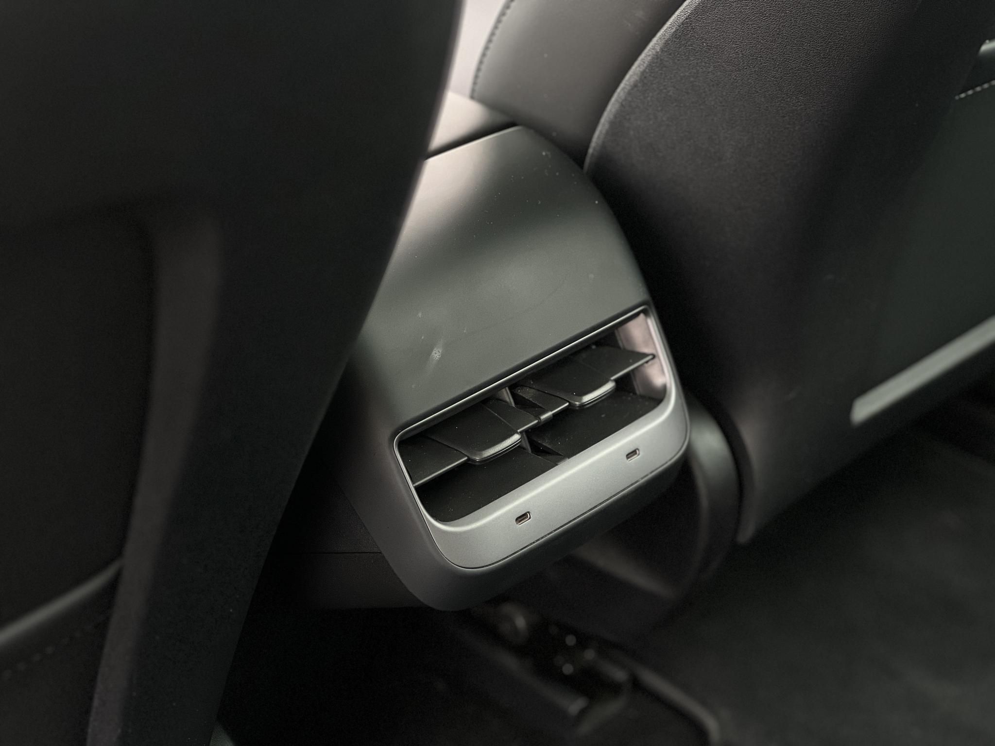 TESLA MODEL 3 RWD (Automata) 36e km. Ryzen. 19 sport felni. 2030-ig gyári garancia!