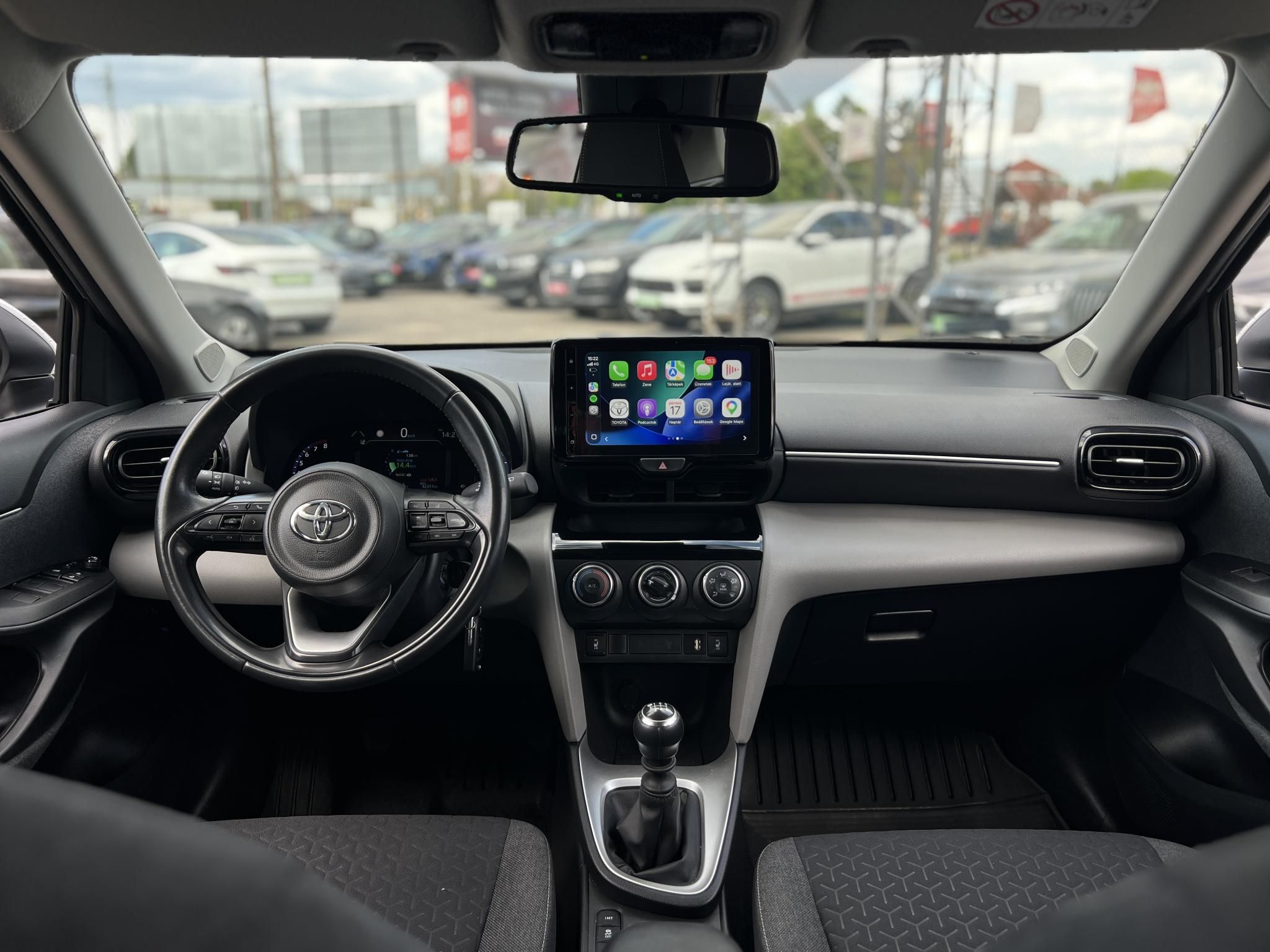 TOYOTA YARIS CROSS 1.5 VVT-i Active Gyári garancia Carplay Űlésfűtés 42e km!