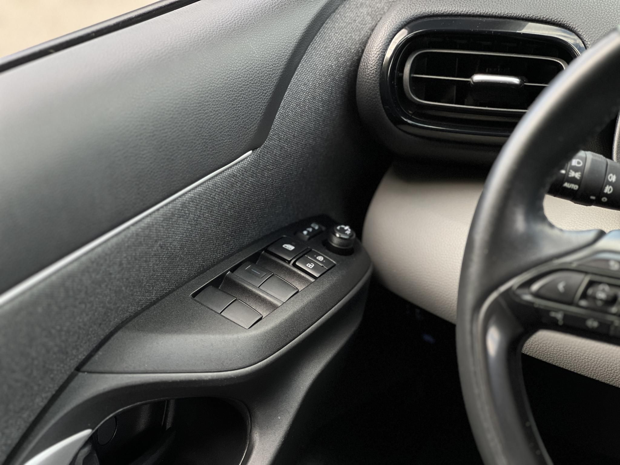 TOYOTA YARIS CROSS 1.5 VVT-i Active Gyári garancia Carplay Űlésfűtés 42e km!