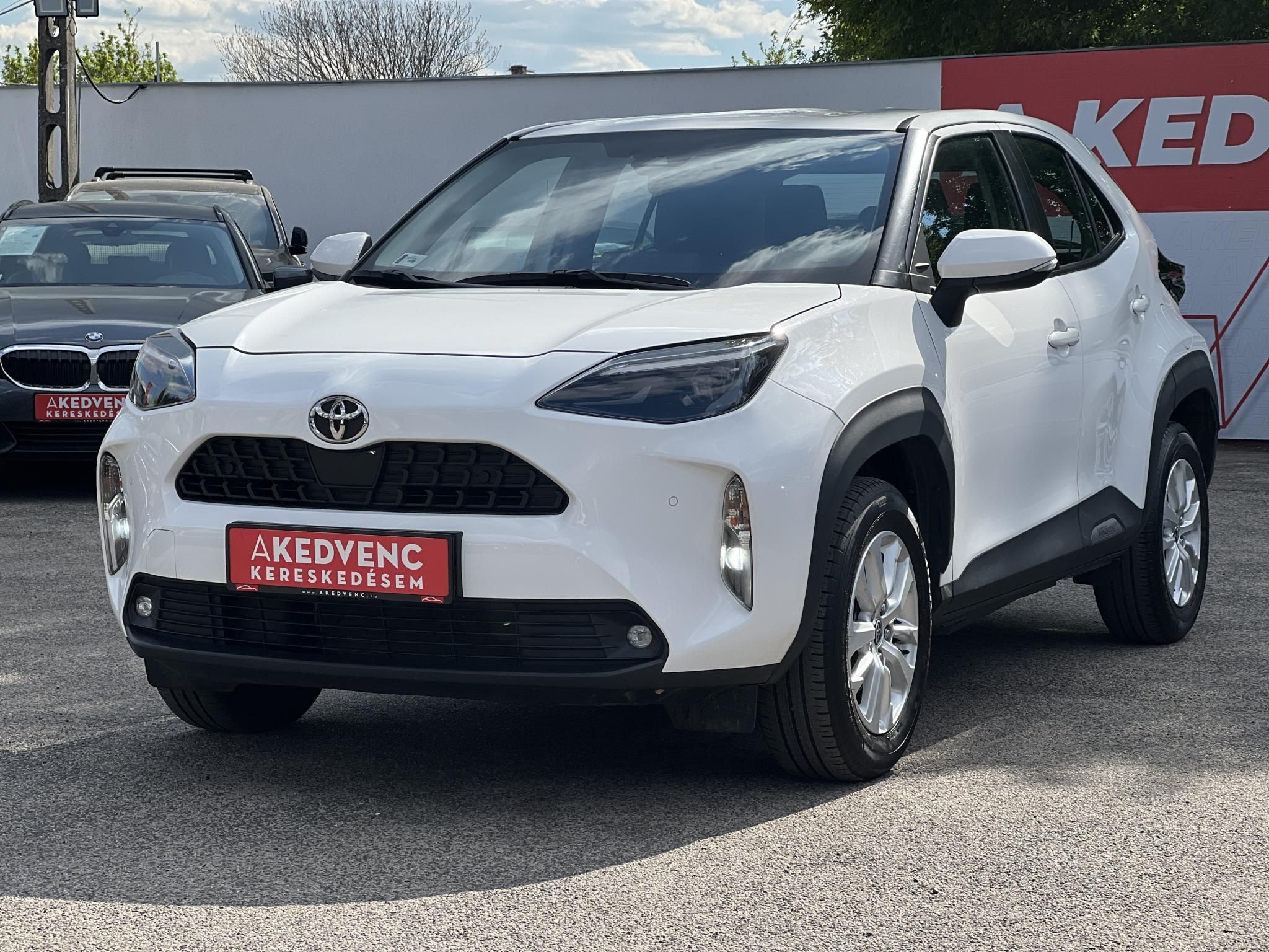 TOYOTA YARIS CROSS 1.5 VVT-i Active Gyári garancia Carplay Űlésfűtés 42e km!