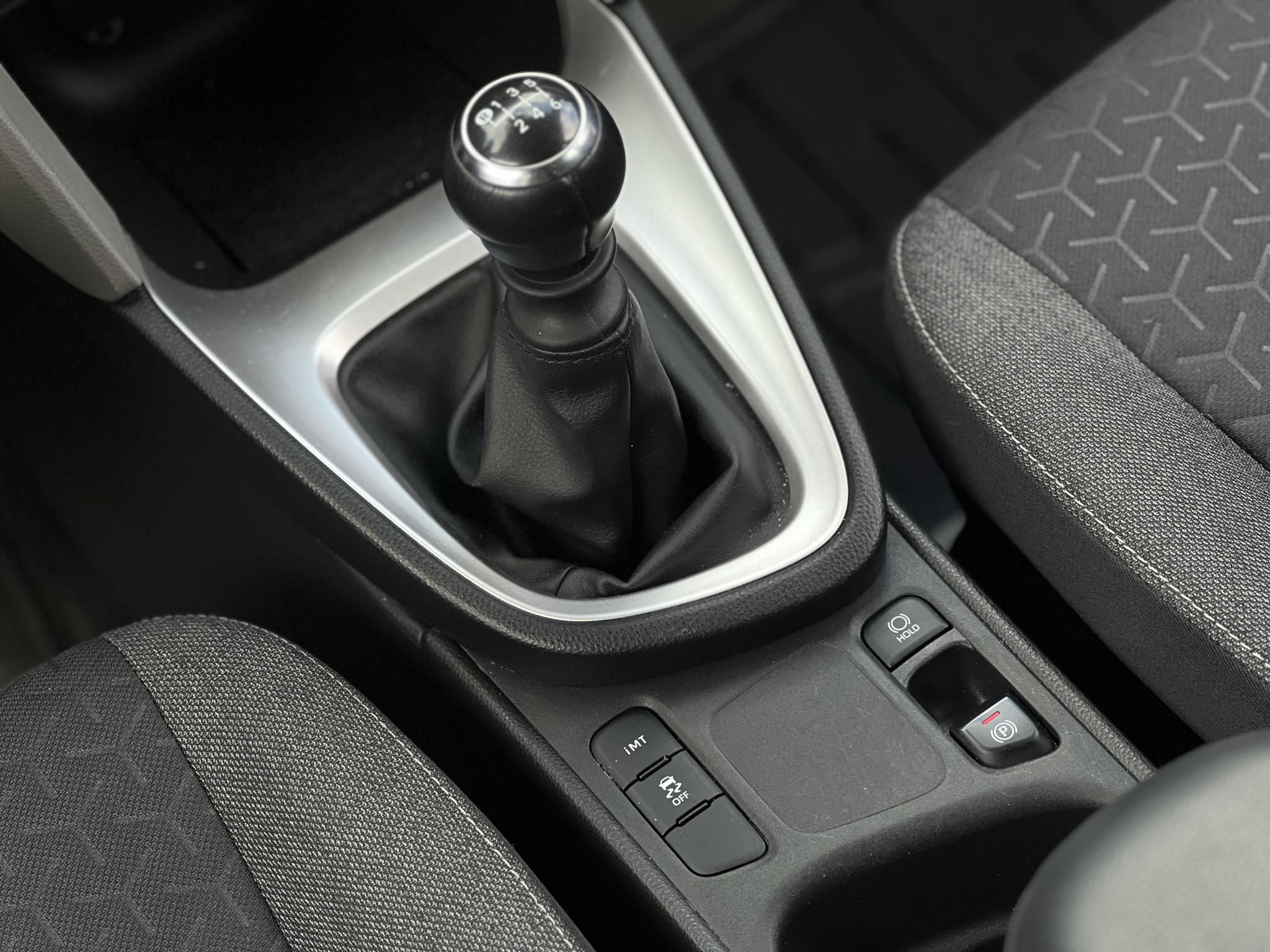 TOYOTA YARIS CROSS 1.5 VVT-i Active Gyári garancia Carplay Űlésfűtés 42e km!