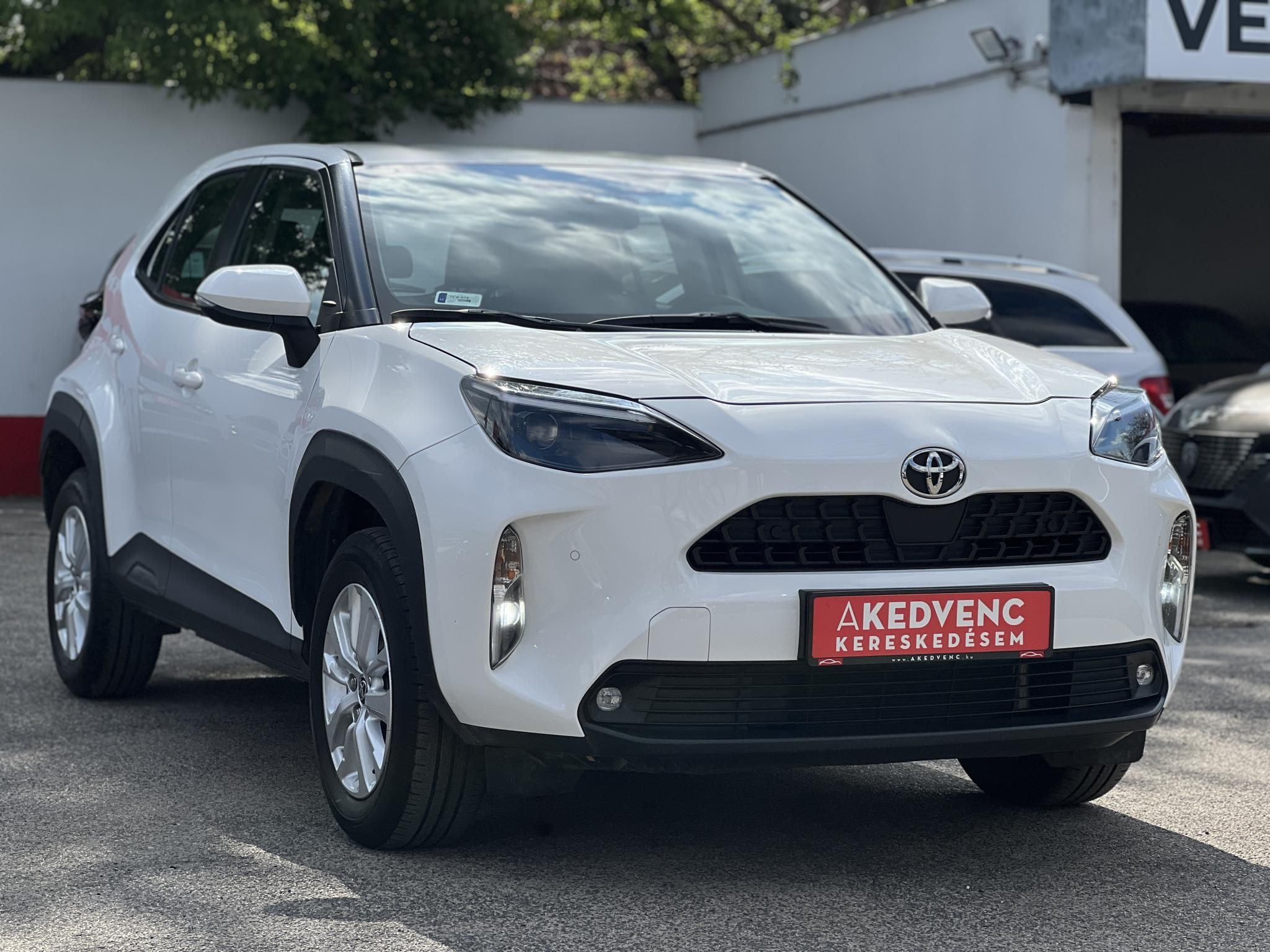 TOYOTA YARIS CROSS 1.5 VVT-i Active Gyári garancia Carplay Űlésfűtés 42e km!