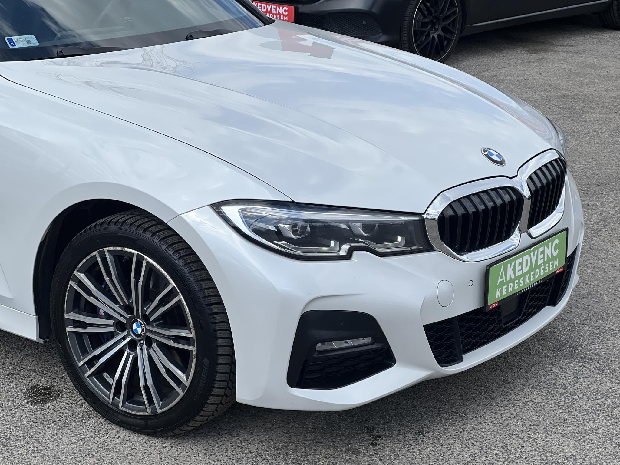 BMW 330e M Sport (Automata) Frissen szervizelt. Új téli gumik!