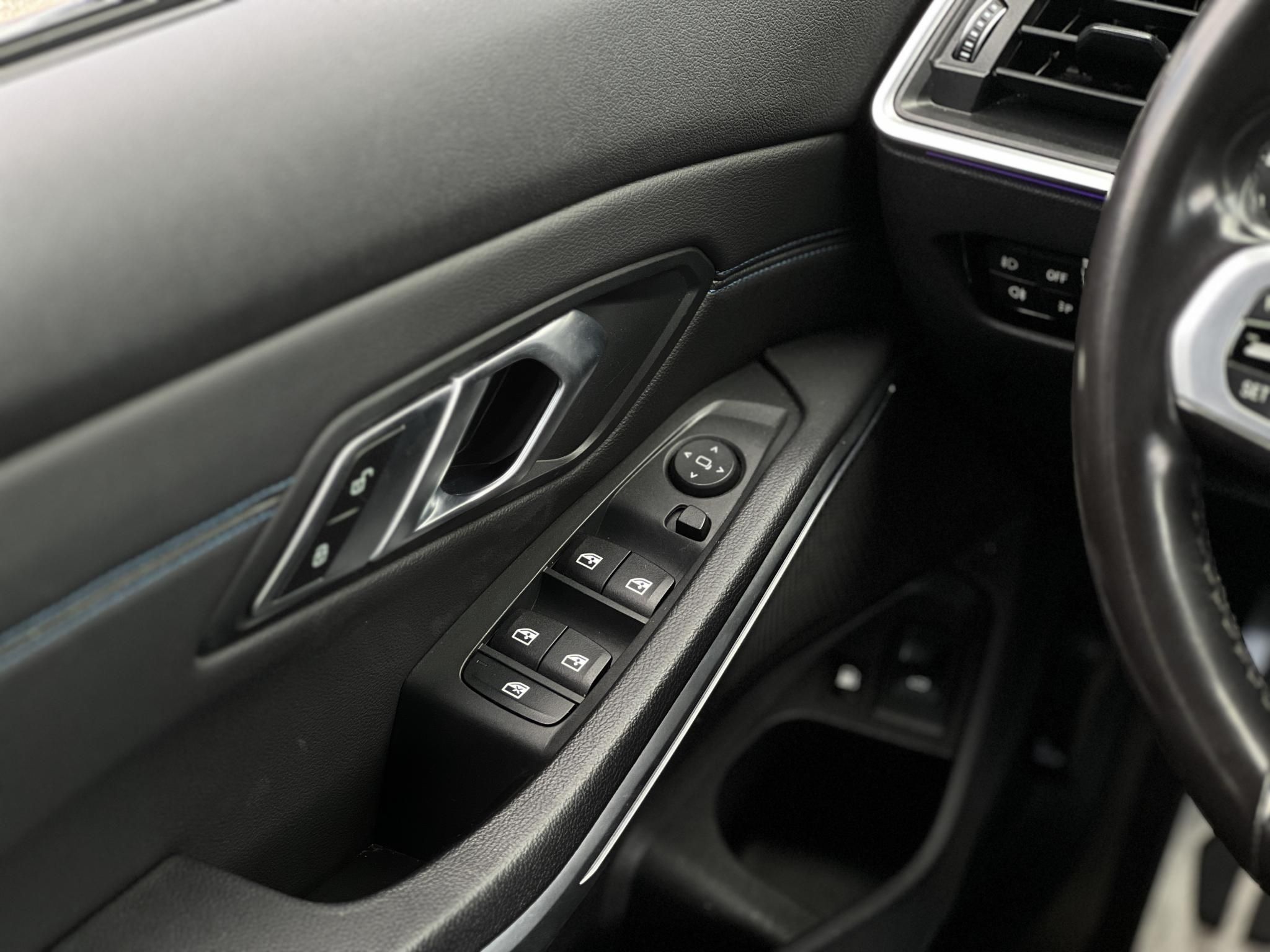 BMW 330e M Sport (Automata) Frissen szervizelt. Új téli gumik!