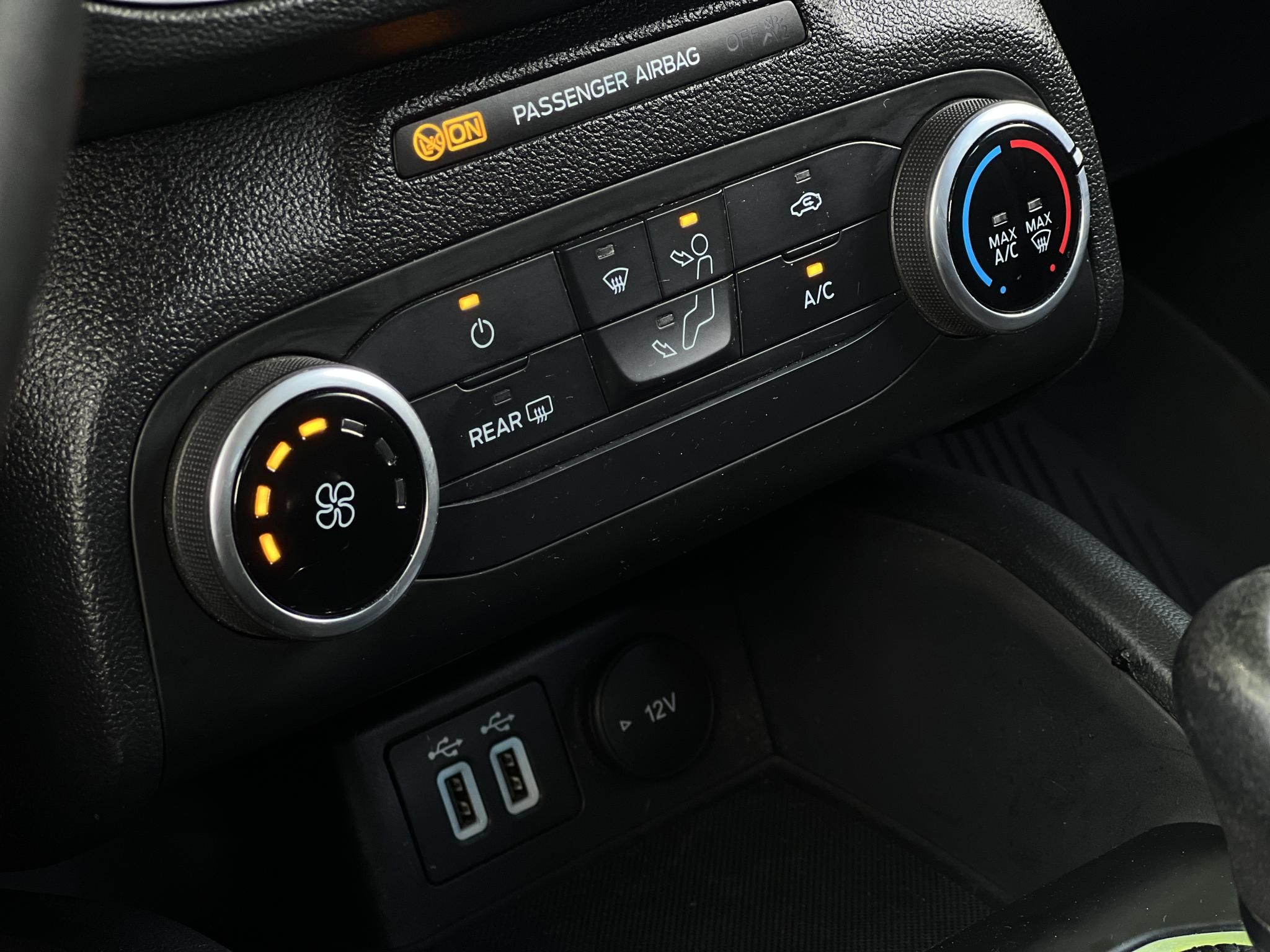 FORD FOCUS 1.0 EcoBoost Trend Magyarországi. Márkaszervizelt. Legjobb áron!