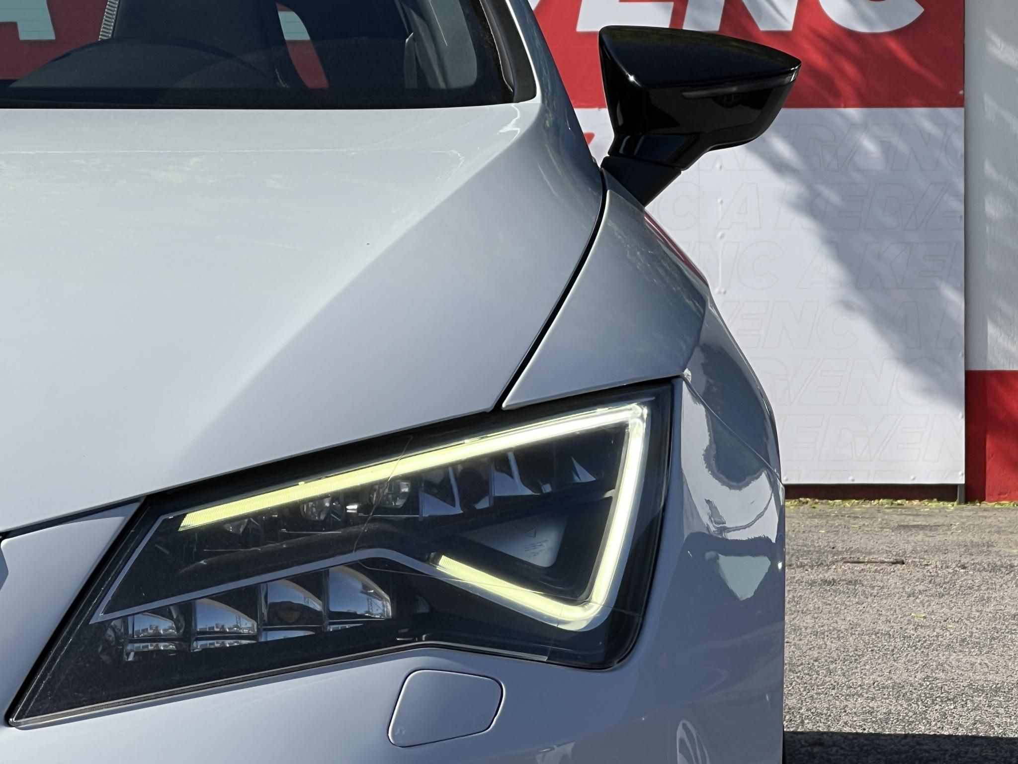 SEAT LEON ST 2.0 TSI Cupra 4Drive DSG Magyarországi. teljes szerviztörténet!