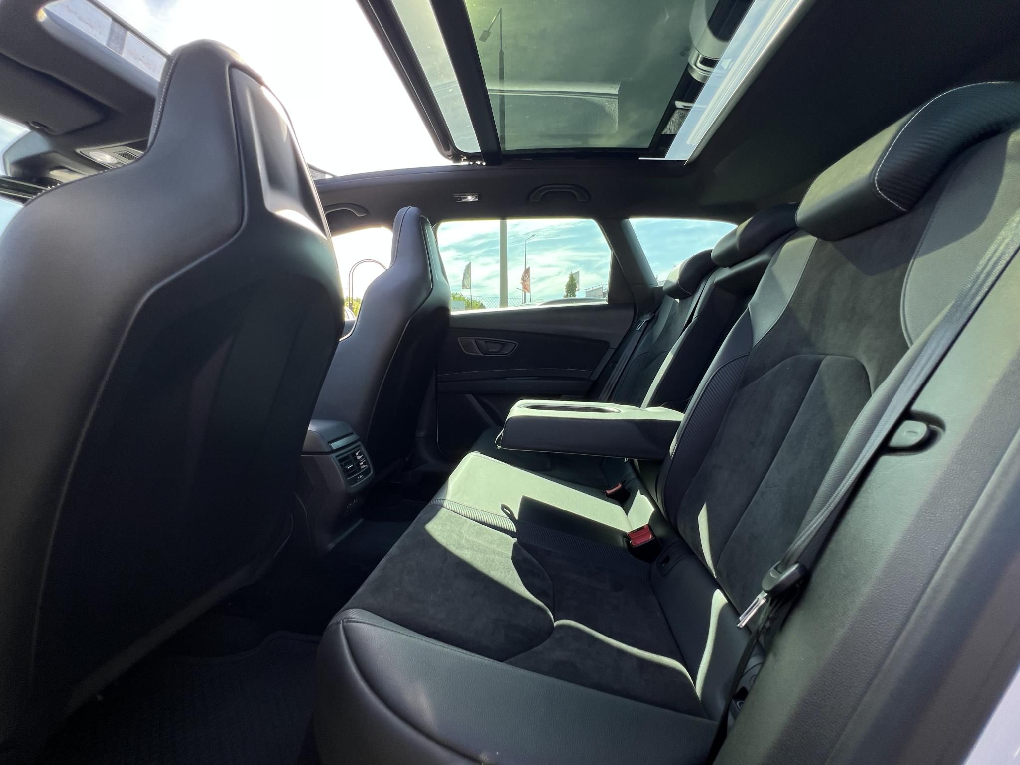 SEAT LEON ST 2.0 TSI Cupra 4Drive DSG Magyarországi. teljes szerviztörténet!