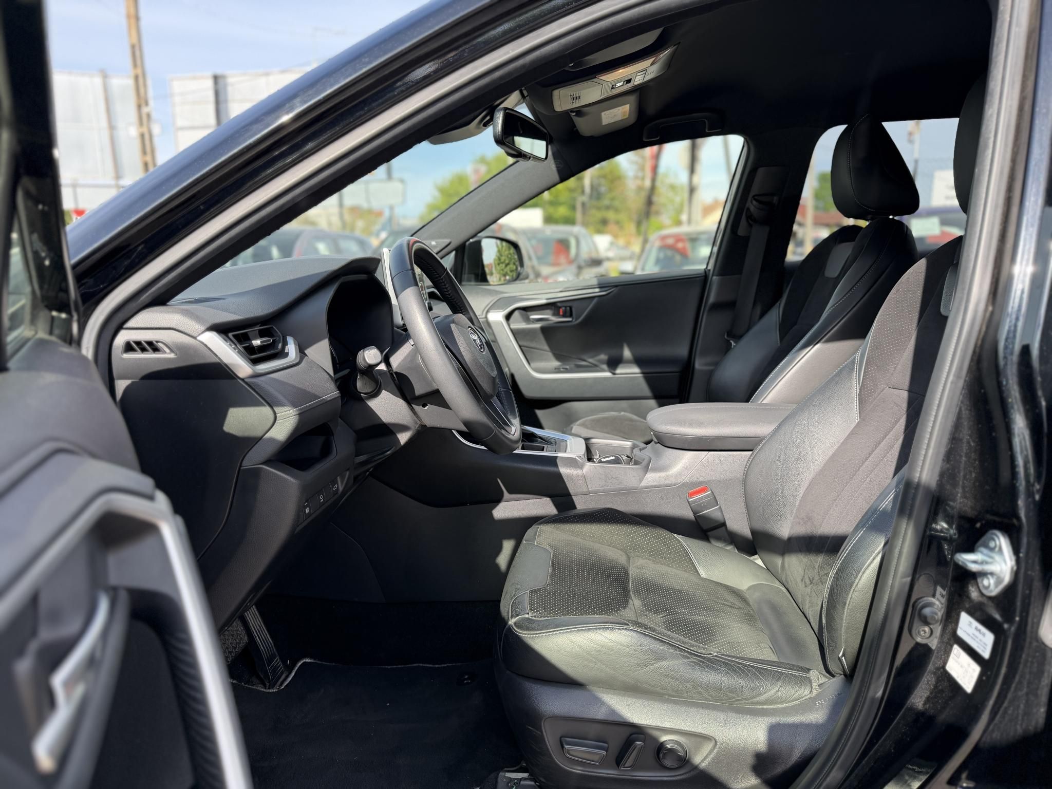 TOYOTA RAV 4 Rav4 2.5 Hybrid Black Edition e-CVT JBL 126e km. LED. sérülésmentes. CARPLAY. kifogástalan állapot!