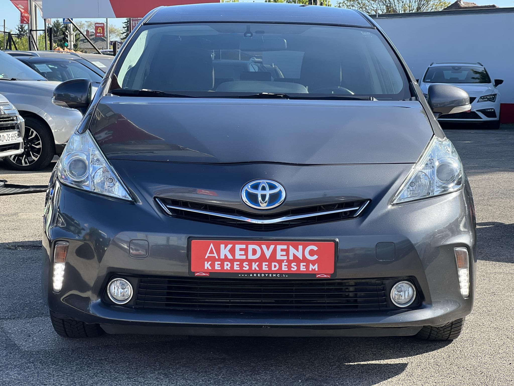 TOYOTA PRIUS+ 1.8 HSD Executive e-CVT Skyview 7 személyes 270e km. panorámatető. head-up. tempomat. vonóhorog