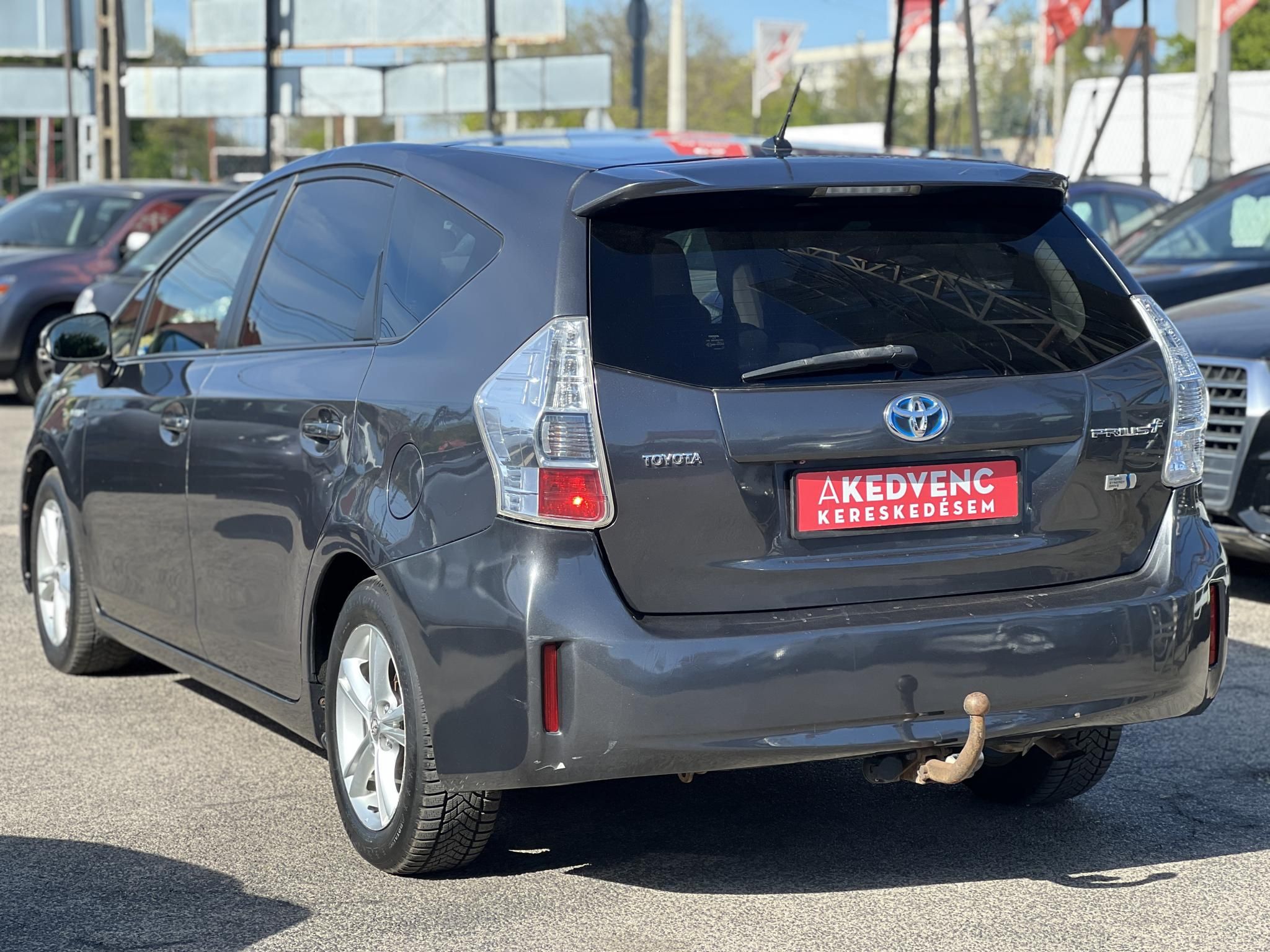 TOYOTA PRIUS+ 1.8 HSD Executive e-CVT Skyview 7 személyes 270e km. panorámatető. head-up. tempomat. vonóhorog