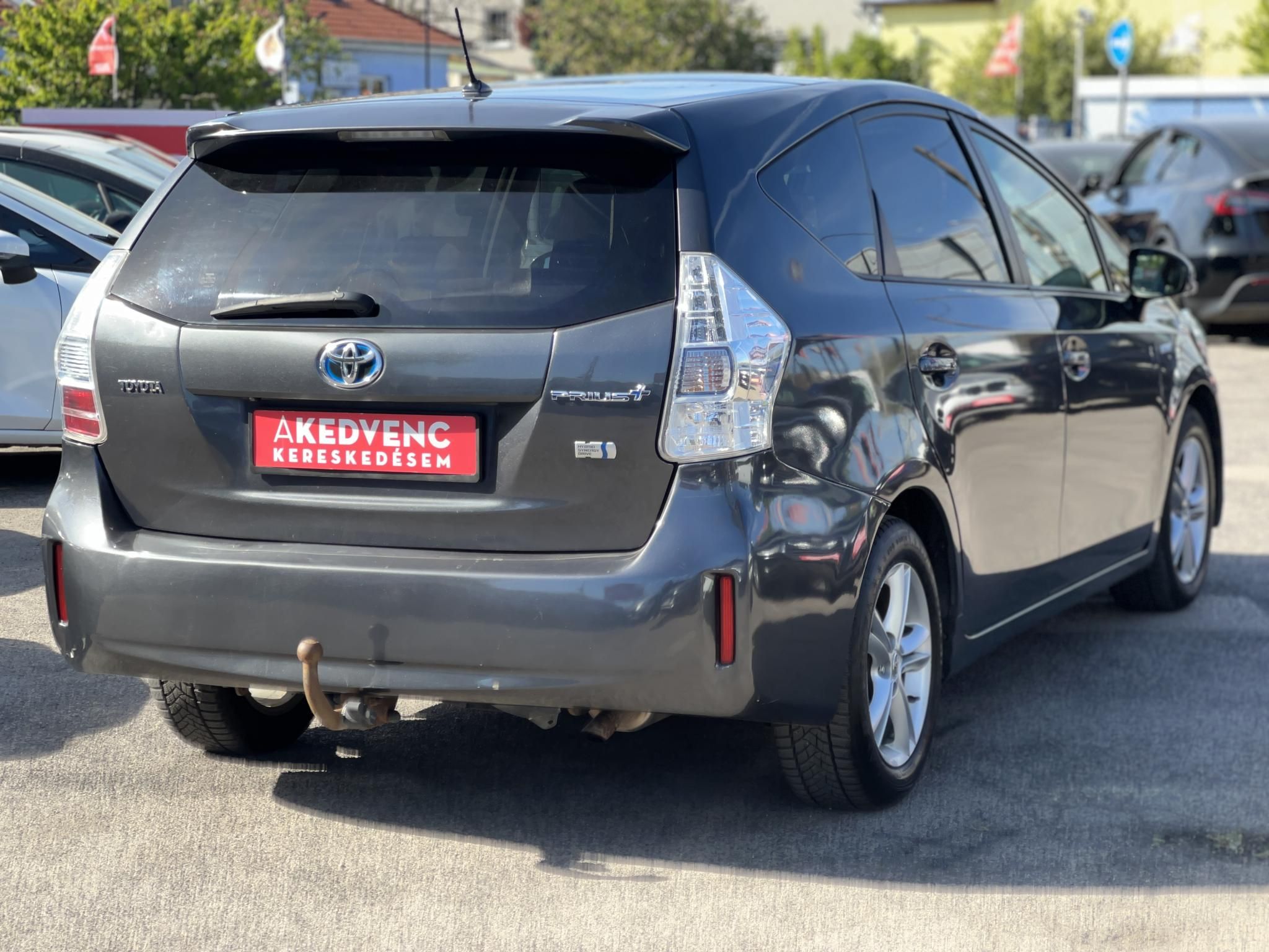 TOYOTA PRIUS+ 1.8 HSD Executive e-CVT Skyview 7 személyes 270e km. panorámatető. head-up. tempomat. vonóhorog