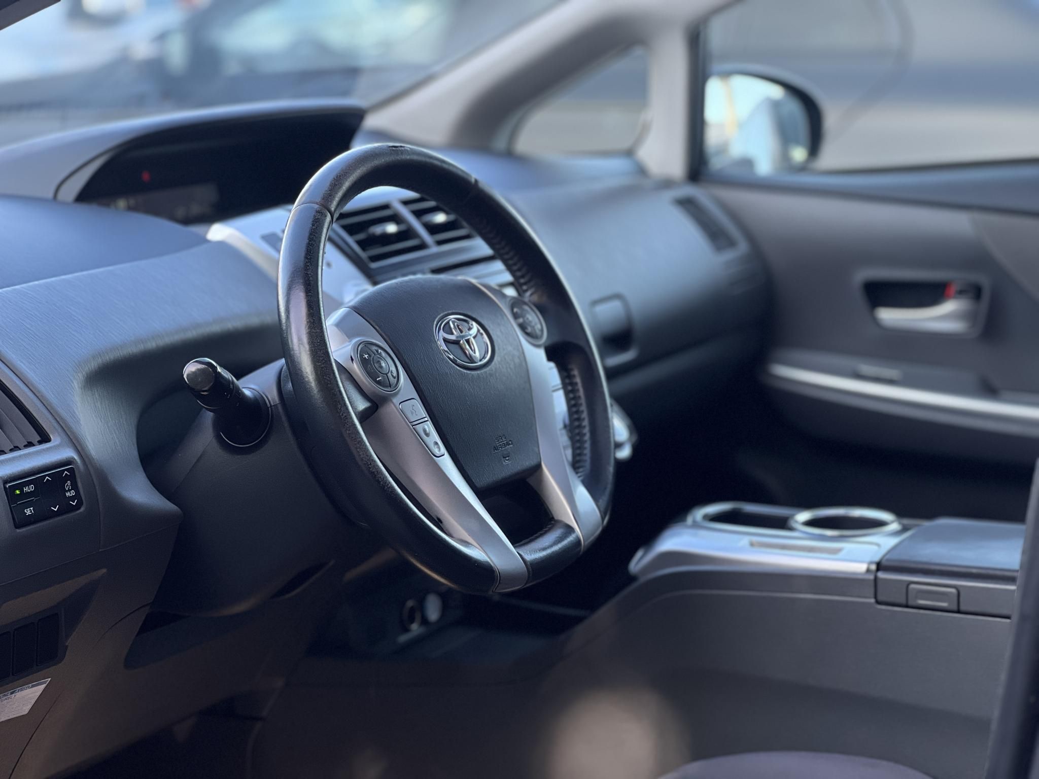 TOYOTA PRIUS+ 1.8 HSD Executive e-CVT Skyview 7 személyes 270e km. panorámatető. head-up. tempomat. vonóhorog