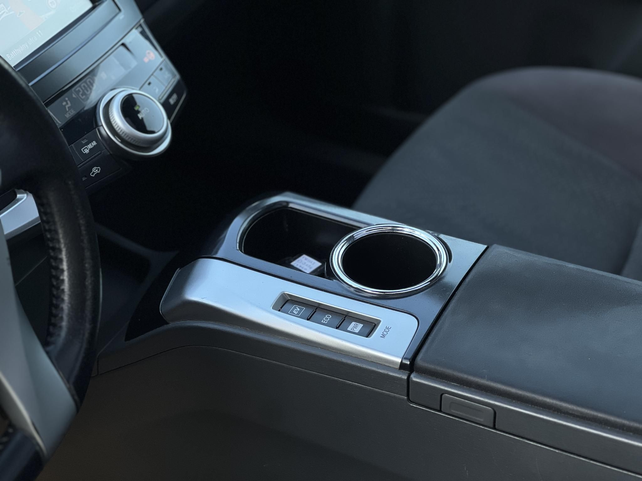 TOYOTA PRIUS+ 1.8 HSD Executive e-CVT Skyview 7 személyes 270e km. panorámatető. head-up. tempomat. vonóhorog