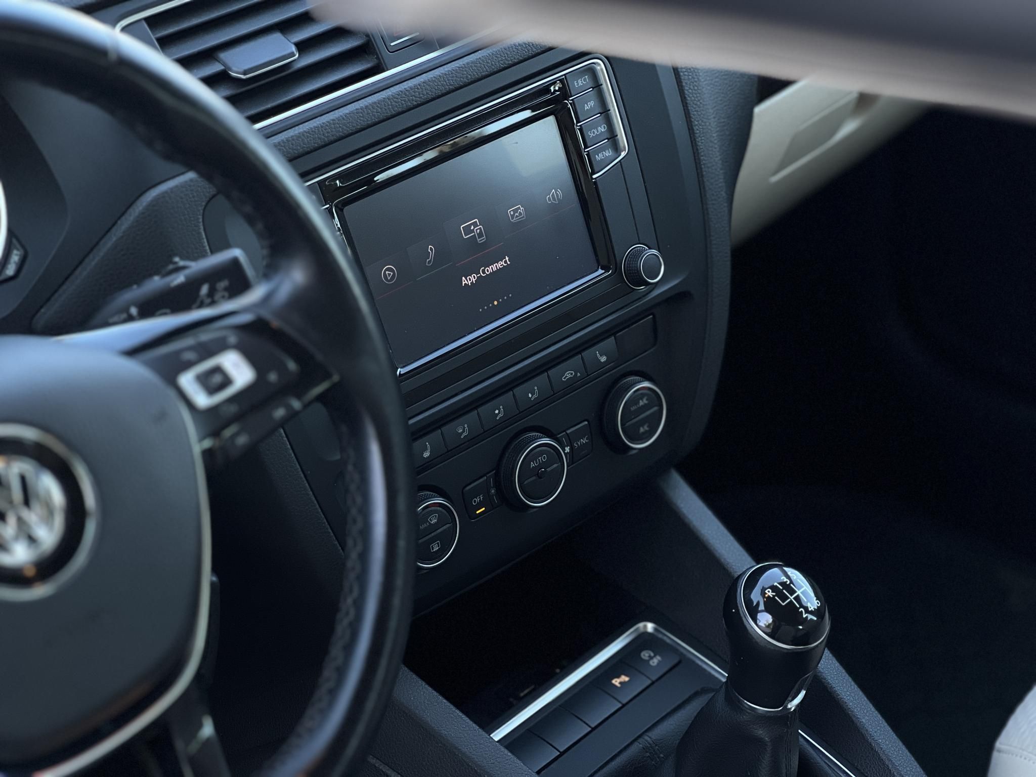 VOLKSWAGEN JETTA VI 1.4 TSI BMT Comfortline