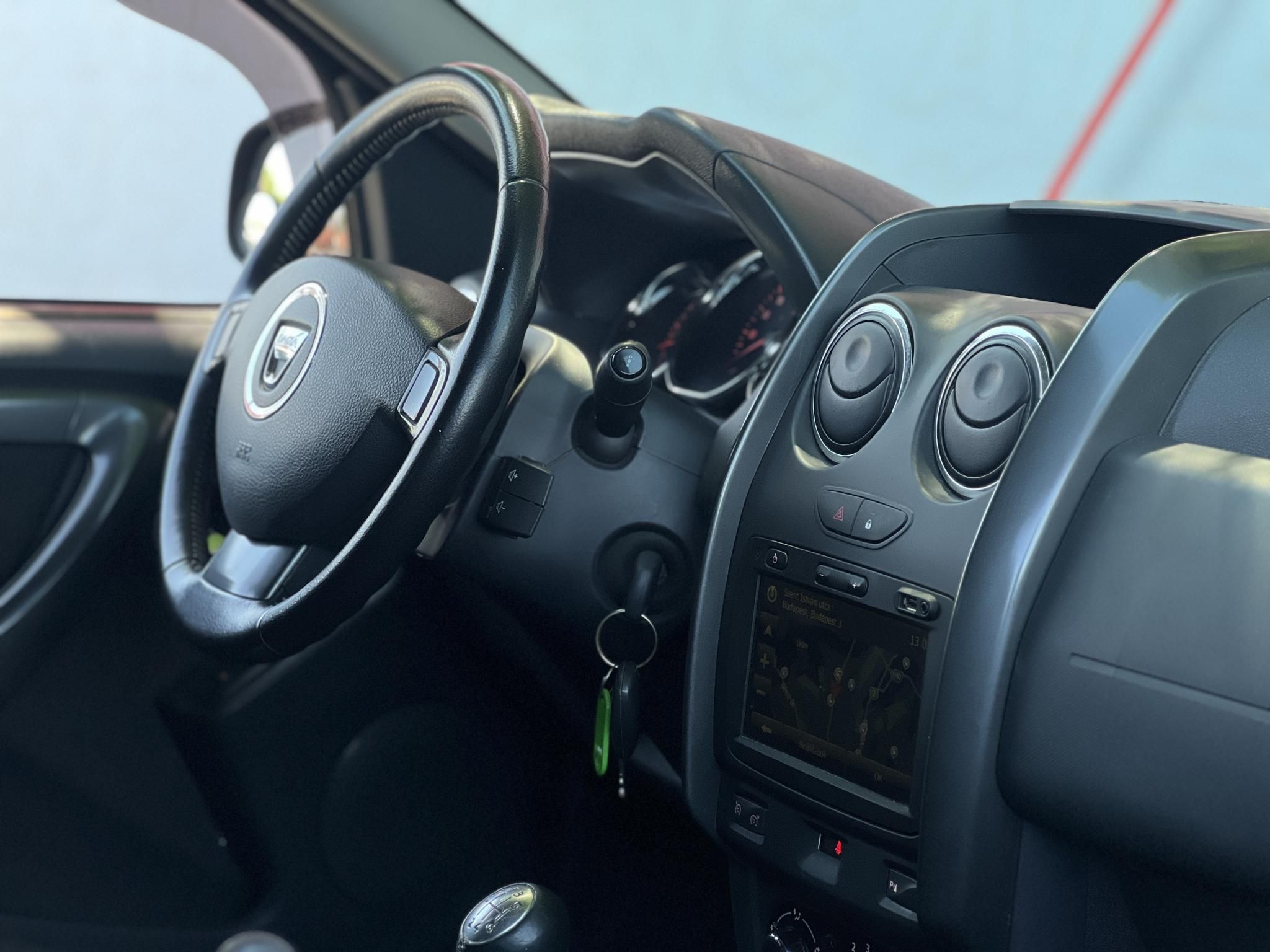 DACIA DUSTER 1.2 TCe Arctic 107e km. M.o.-i. klíma téli-nyári kerék!