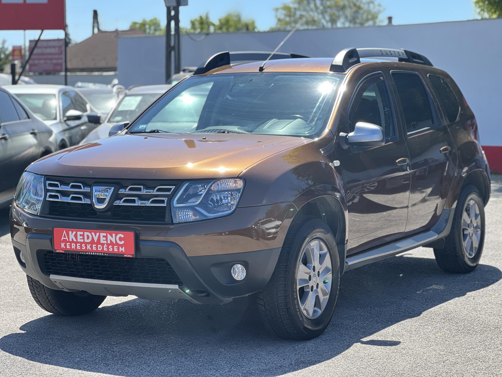 DACIA DUSTER 1.2 TCe Arctic 107e km. M.o.-i. klíma téli-nyári kerék!