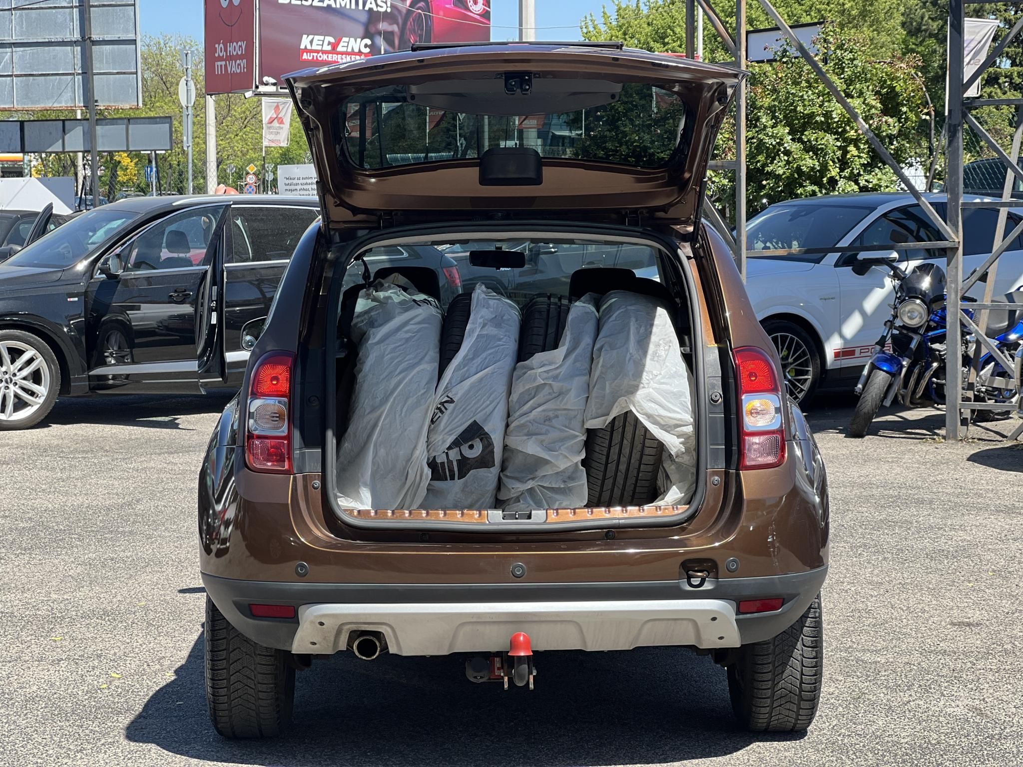DACIA DUSTER 1.2 TCe Arctic 107e km. M.o.-i. klíma téli-nyári kerék!