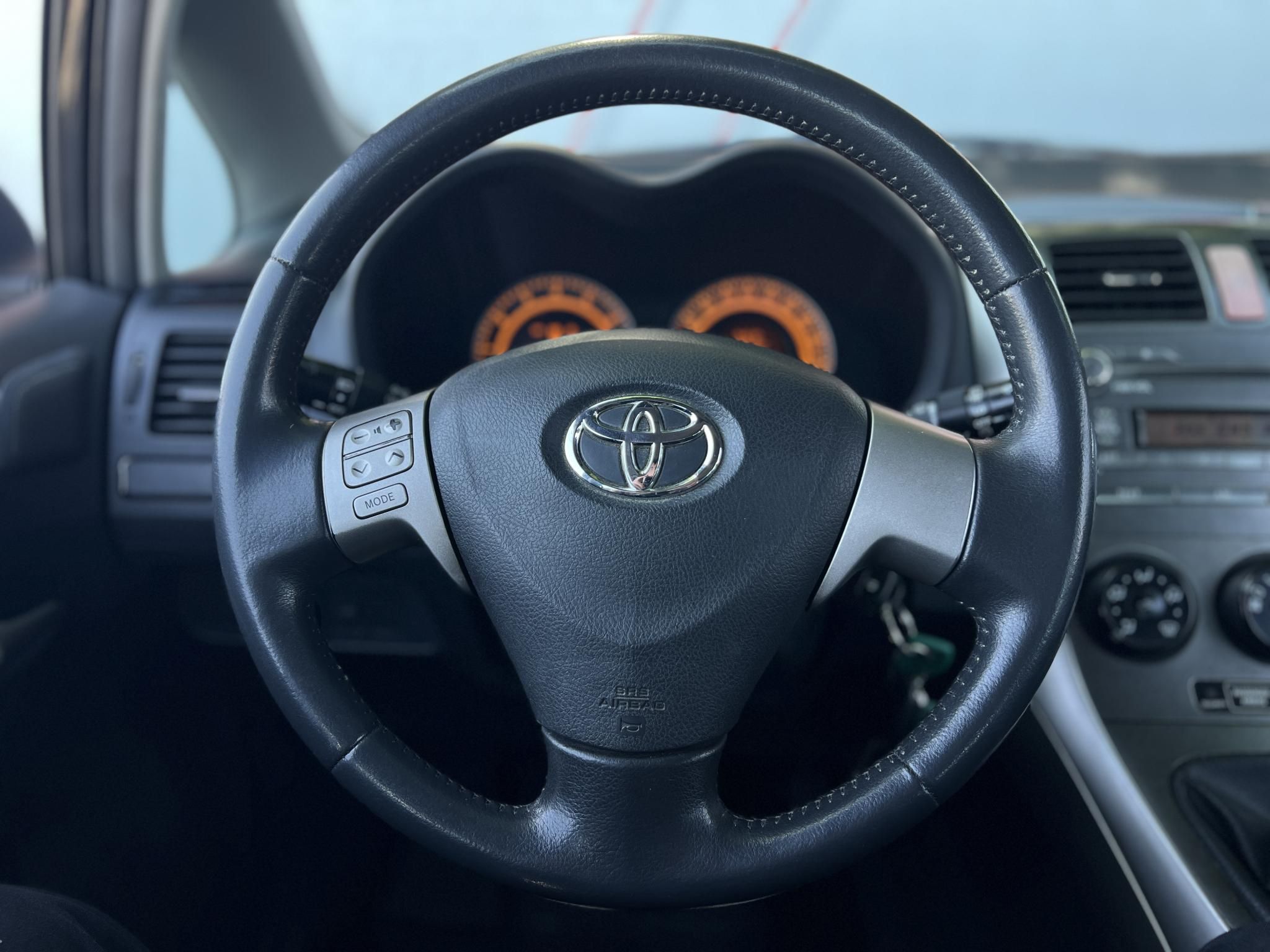 TOYOTA AURIS 1.4 Luna