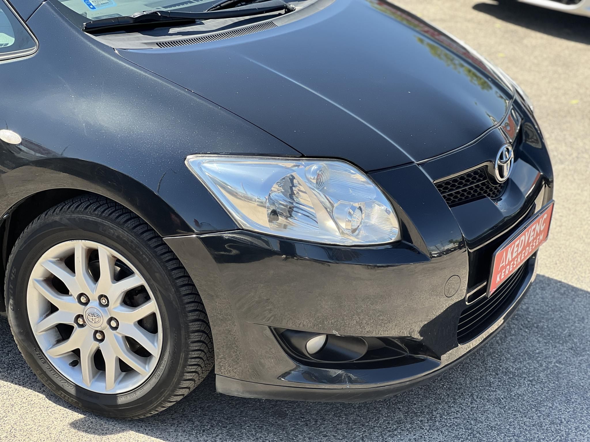 TOYOTA AURIS 1.4 Luna