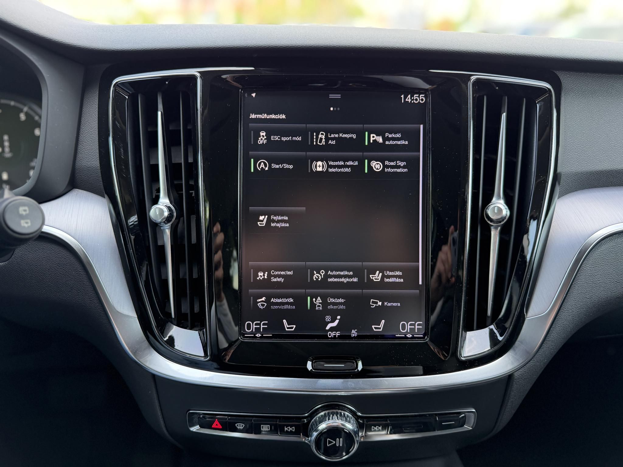 VOLVO V60 2.0 [B3] MHEV Momentum Pro Geartronic Magyarországi. végig márkaszervizelt. kerámia. friss nagyszerviz!