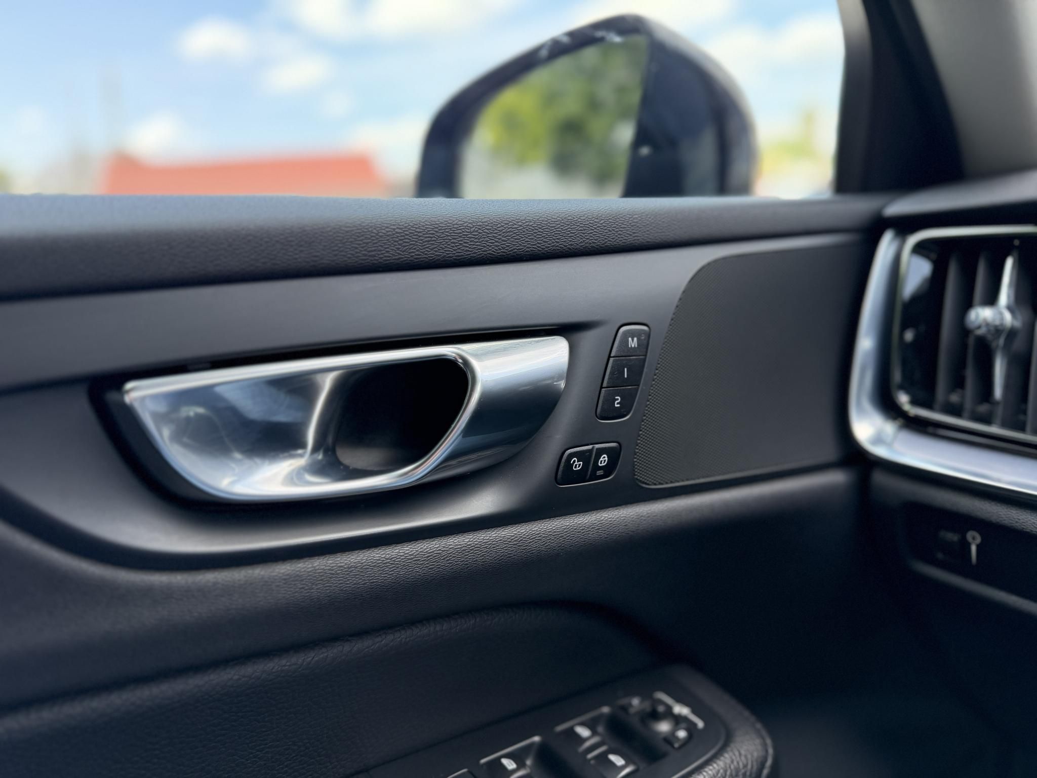 VOLVO V60 2.0 [B3] MHEV Momentum Pro Geartronic Magyarországi. végig márkaszervizelt. kerámia. friss nagyszerviz!