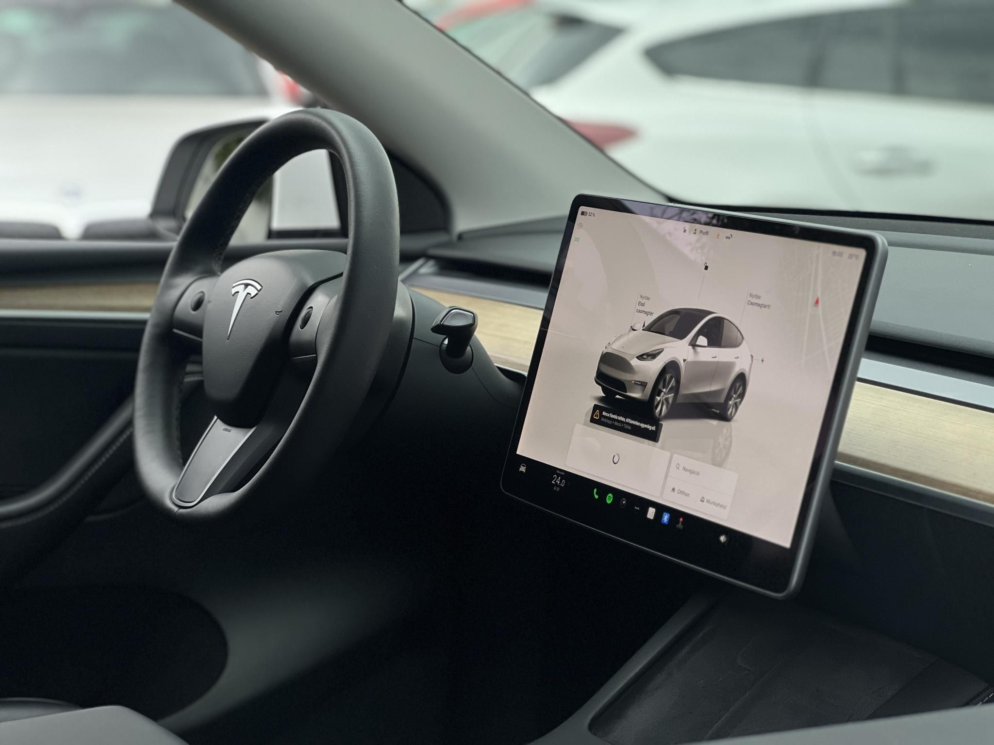 TESLA MODEL Y Long Range AWD (Automata) AMD Ryzen. hőszivattyú. mátrix LED. premium hifi