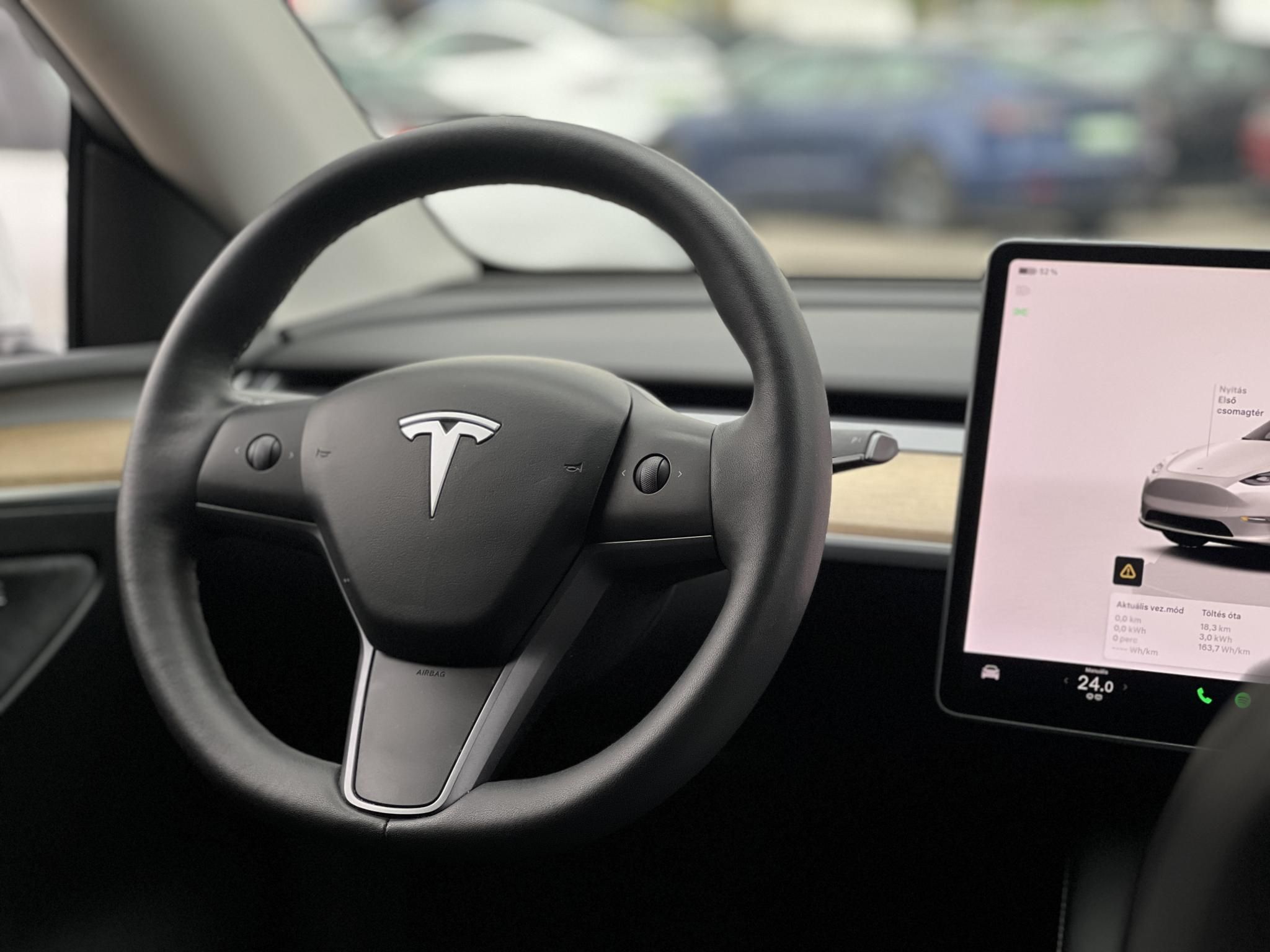 TESLA MODEL Y Long Range AWD (Automata) AMD Ryzen. hőszivattyú. mátrix LED. premium hifi