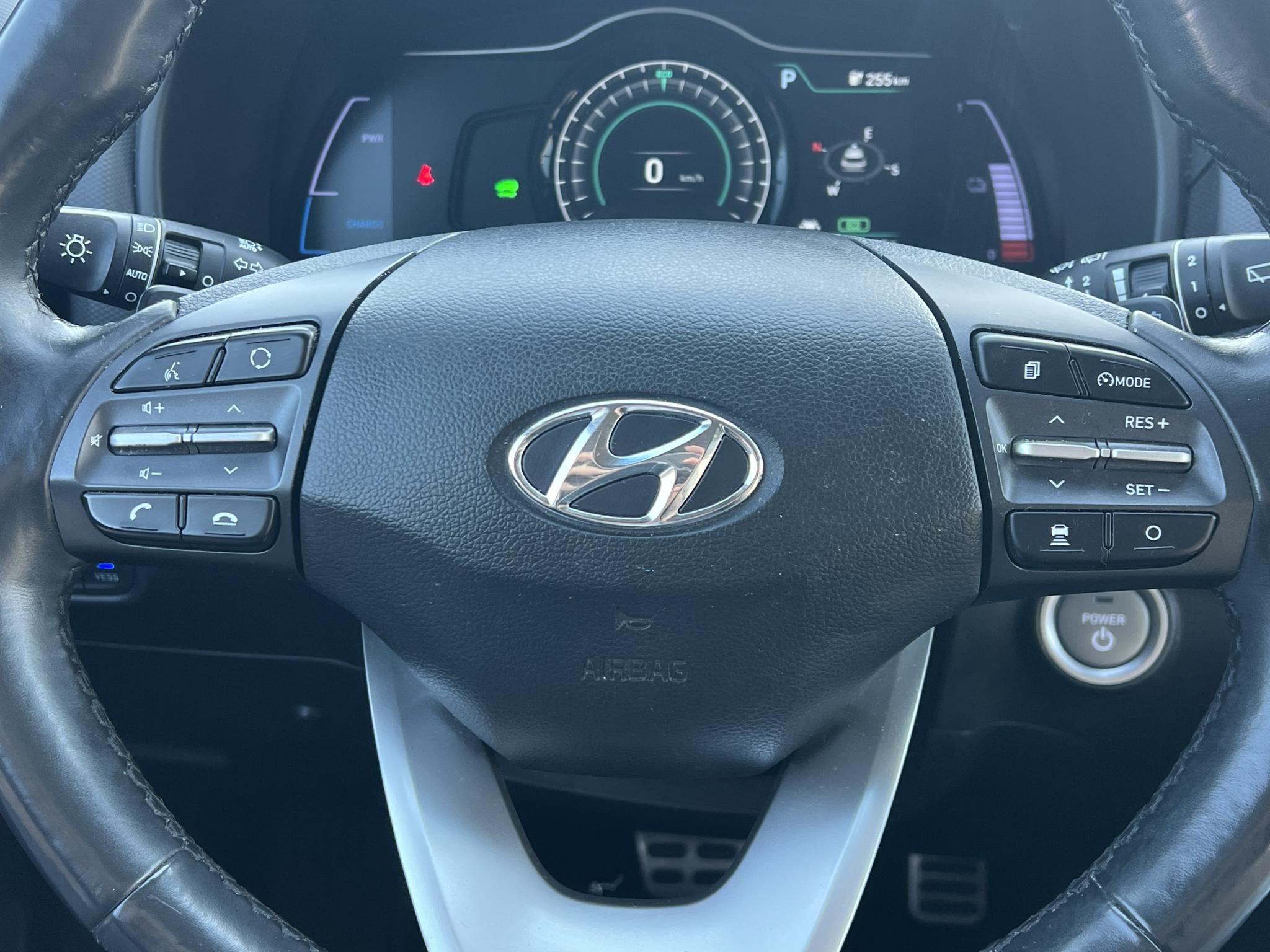HYUNDAI KONA EV 64kWh Premium Magas felszereltség. megkímélt állapot! LED fényszóró Kamera Keyless Android!